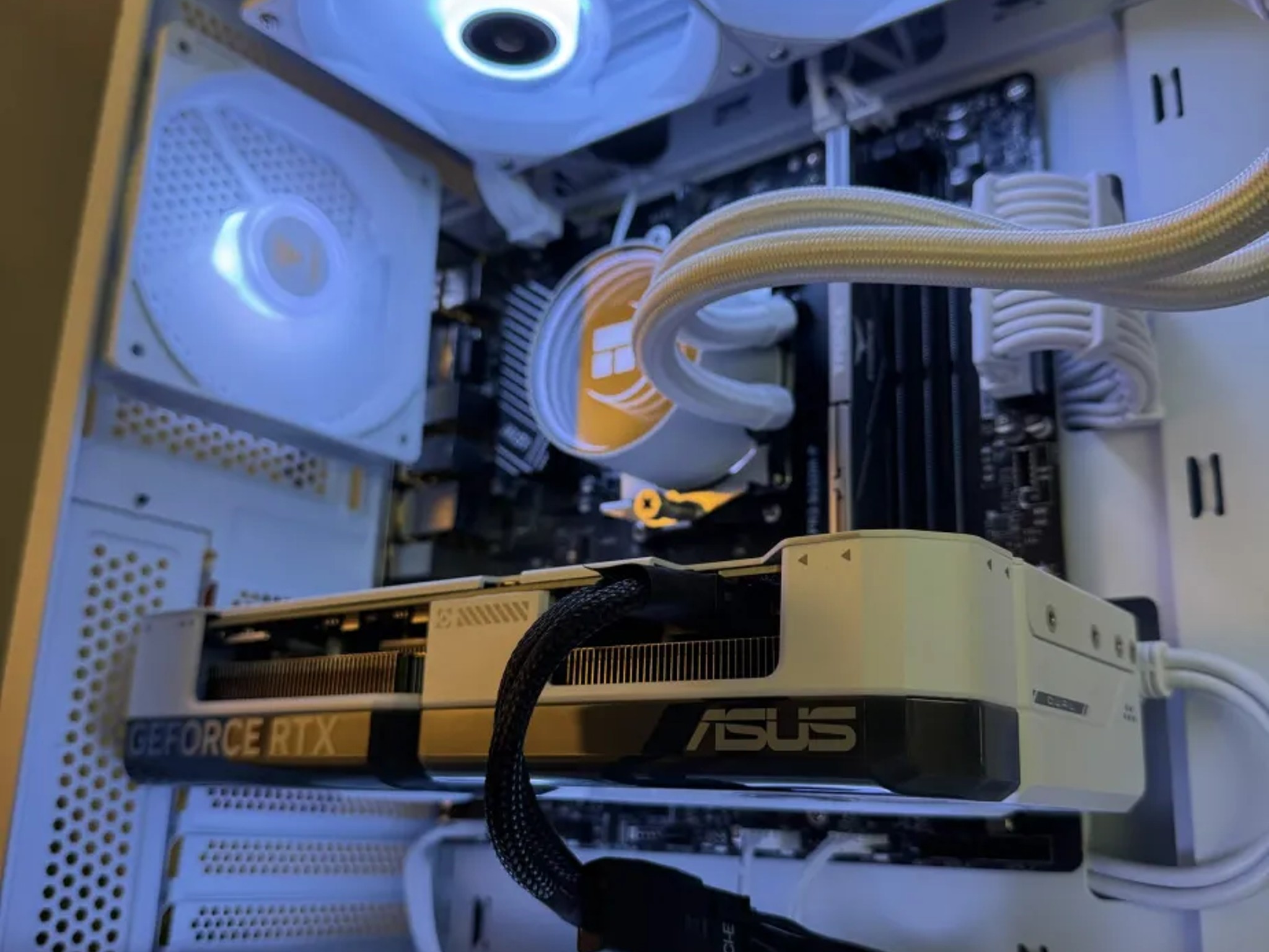 White Custom Gaming PC | 1440p Ready | RTX 4070 Super + Ryzen 5 7600X