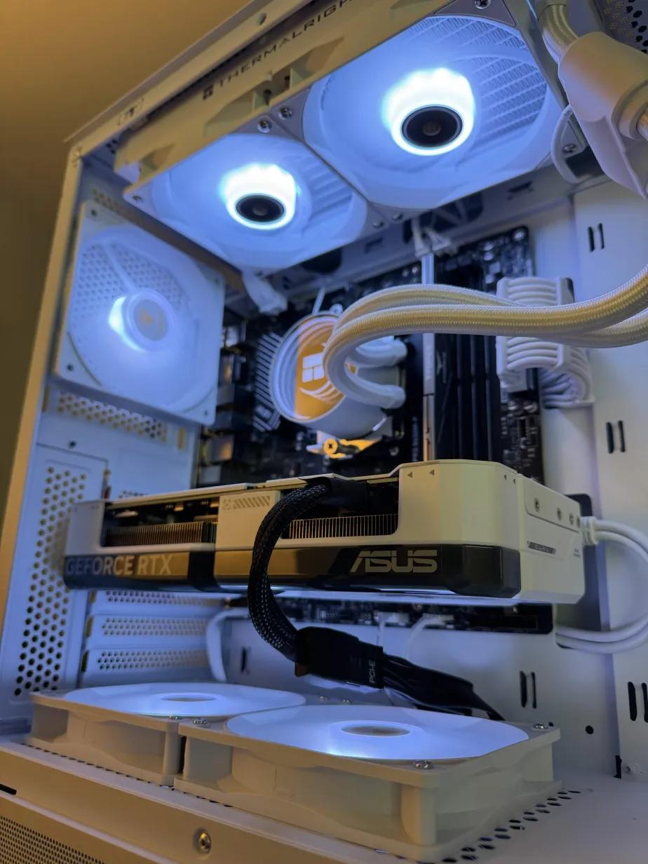 White Custom Gaming PC | 1440p Ready | RTX 4070 Super + Ryzen 5 7600X