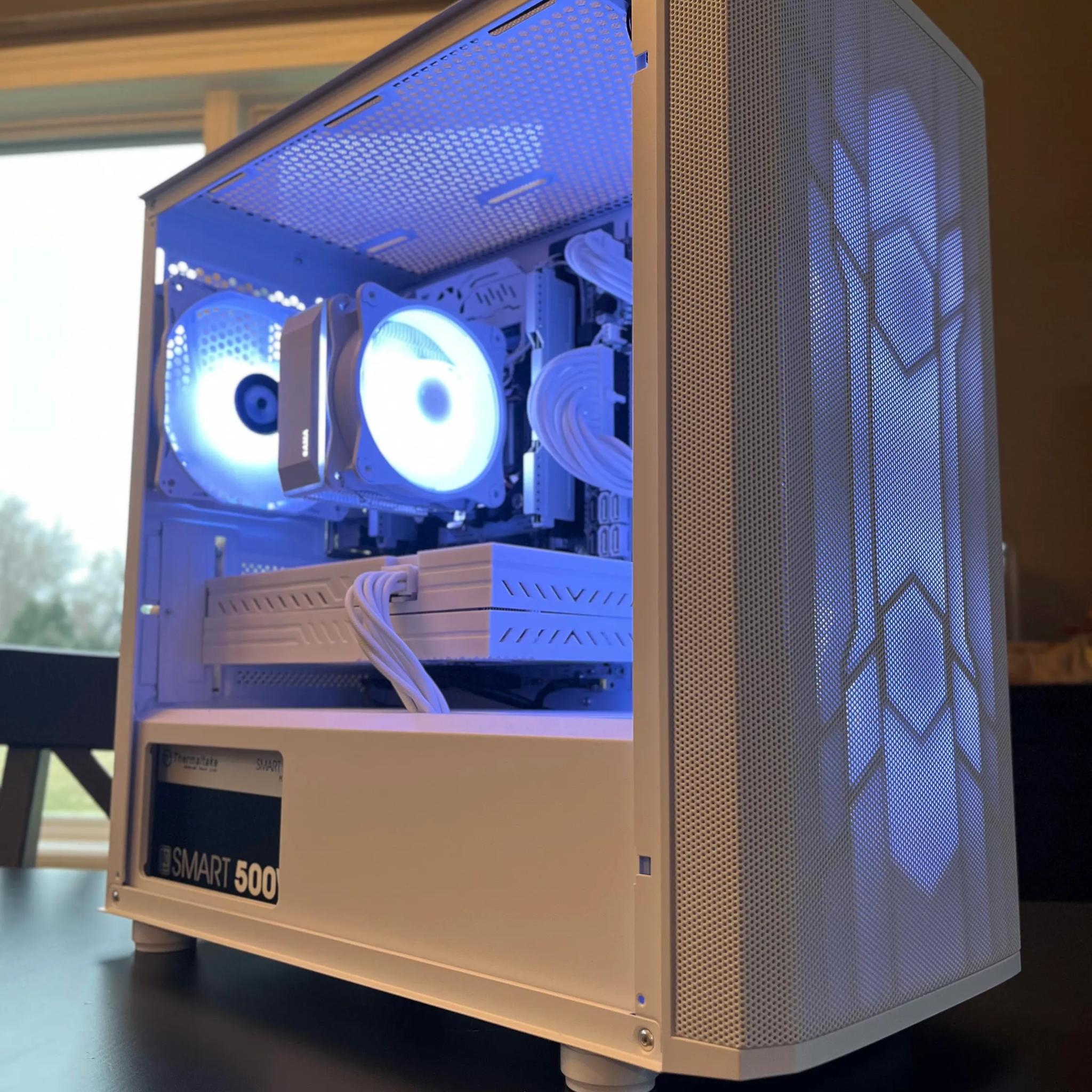 ALL WHITE GAMING PC | RX 580 | XEON 2640 V3 | 16GB DDR4 | 500GB NVME