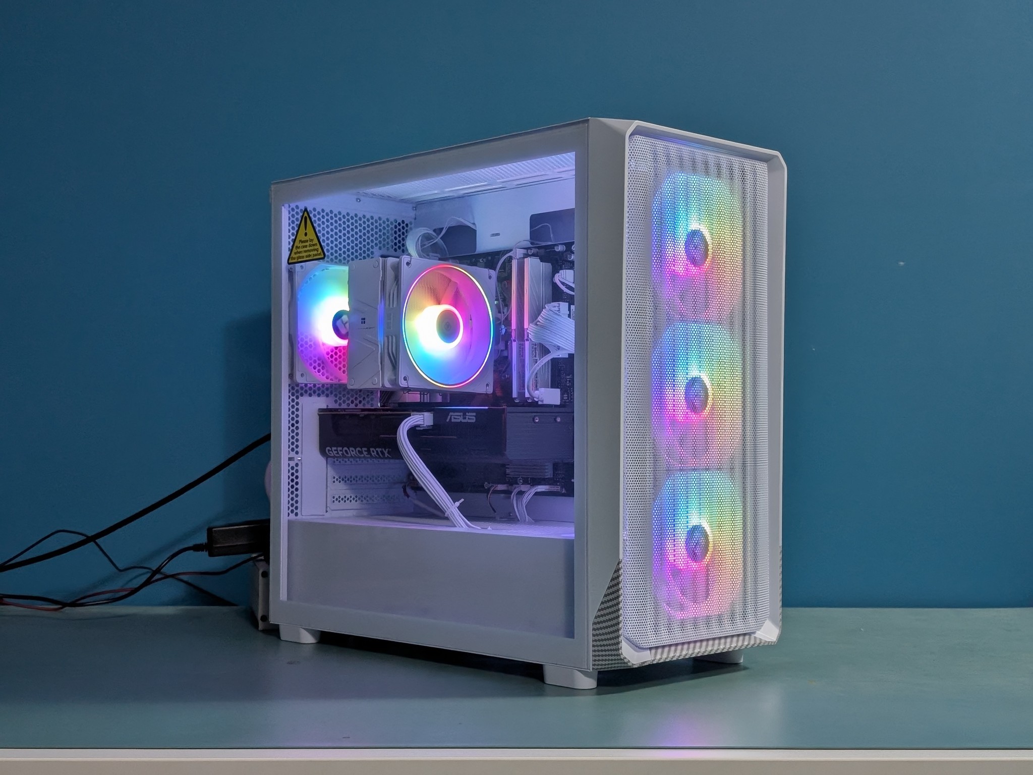 Pristine White Gaming Rig – RTX 5060 & Ryzen 5 8400F (Brand New / ARGB Custom)