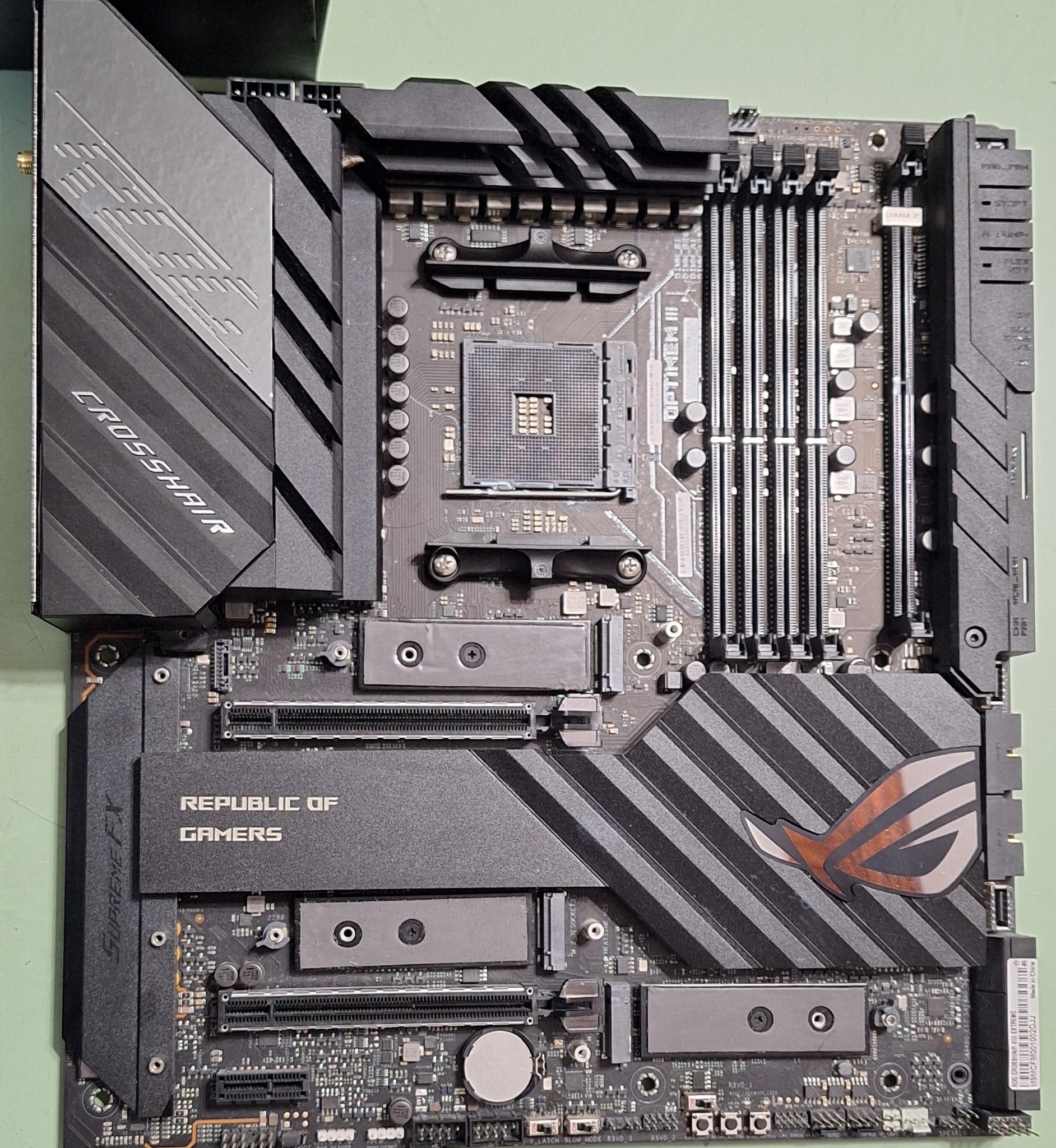 CROSSHAIR VIII EXTREME AM4 X570 Motherboard with 32gigs DDR4 Ram