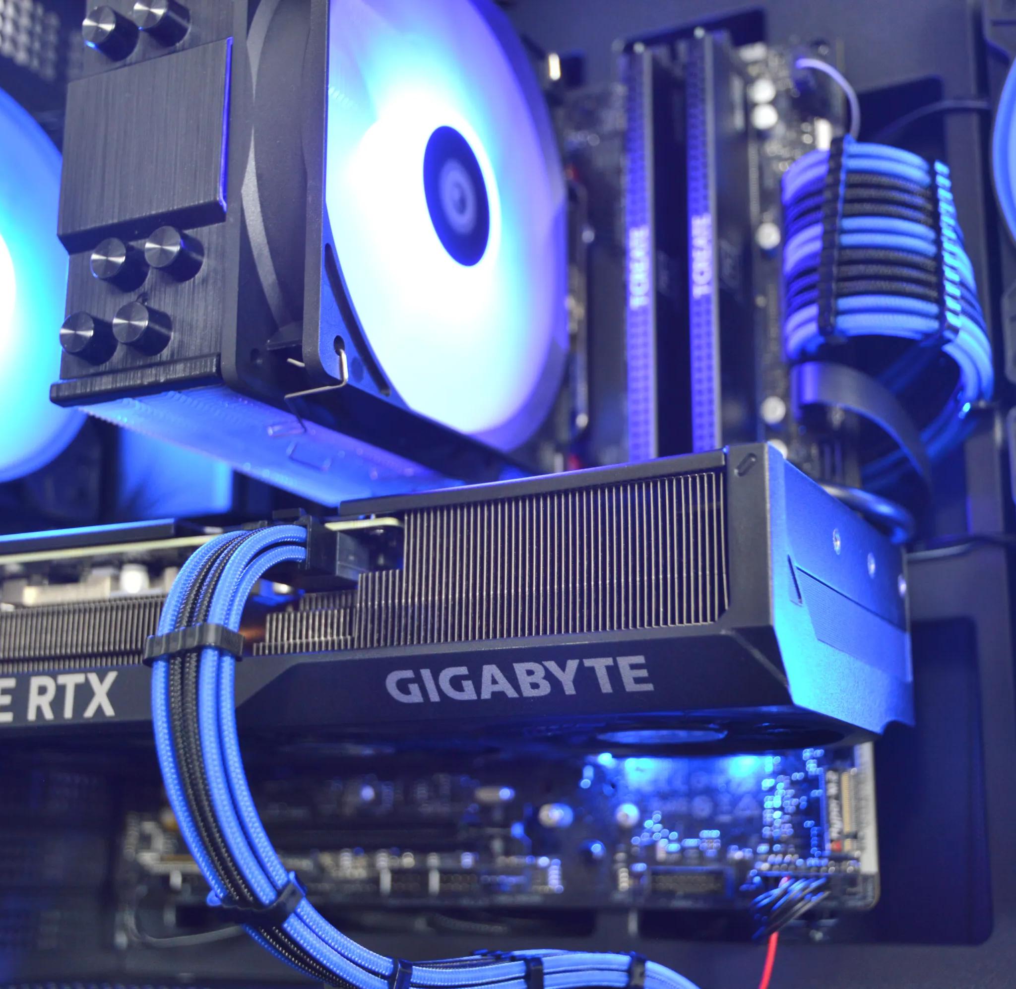 ⚡EXTREME⚡| RTX 4070 12GB| RYZEN 5 7500F | 32 GB DDR5 RAM | 2TB NVME SSD | Electric Night 2.0 |