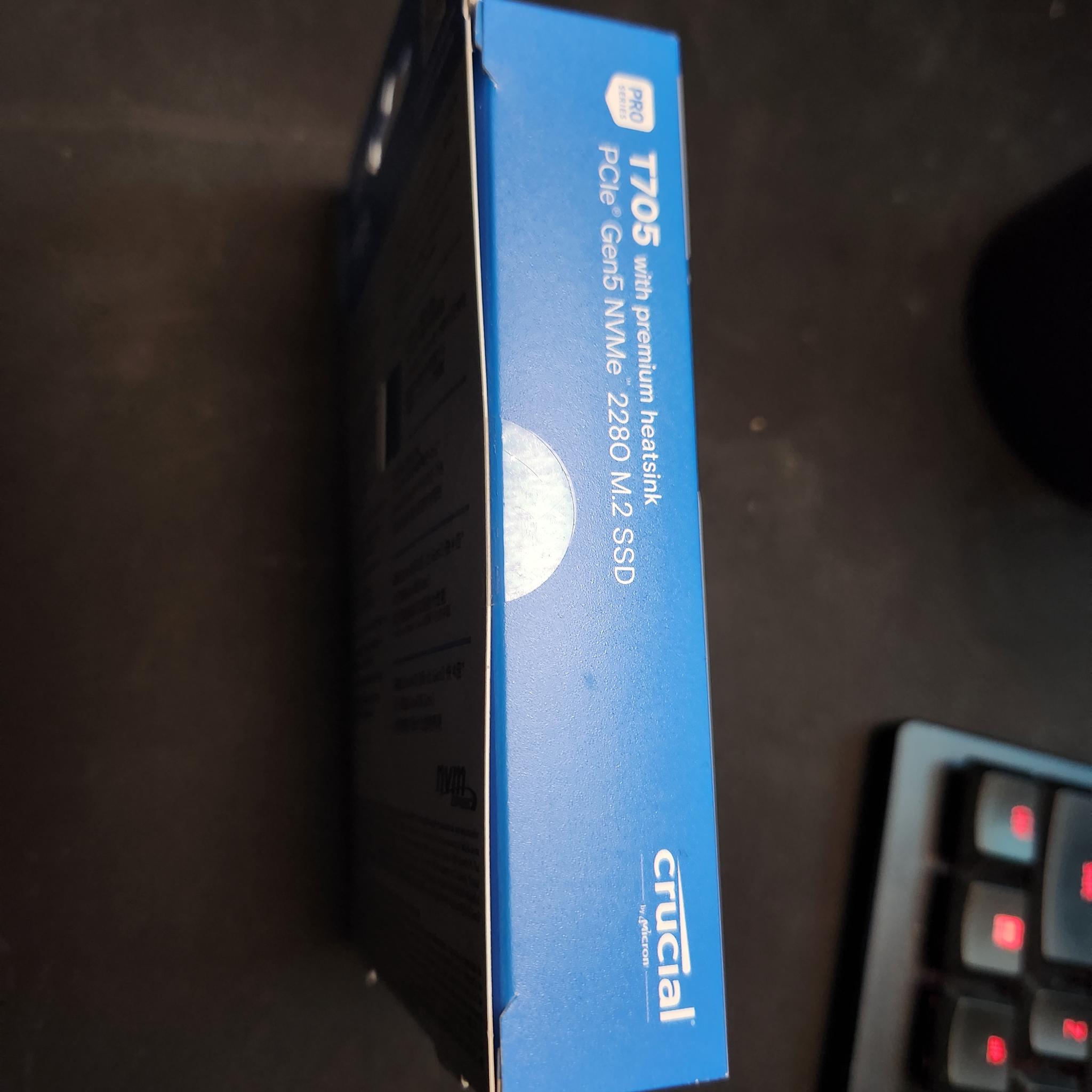 Crucial T705 4TB PCIe Gen5 NVMe M.2 SSD with Heatsink