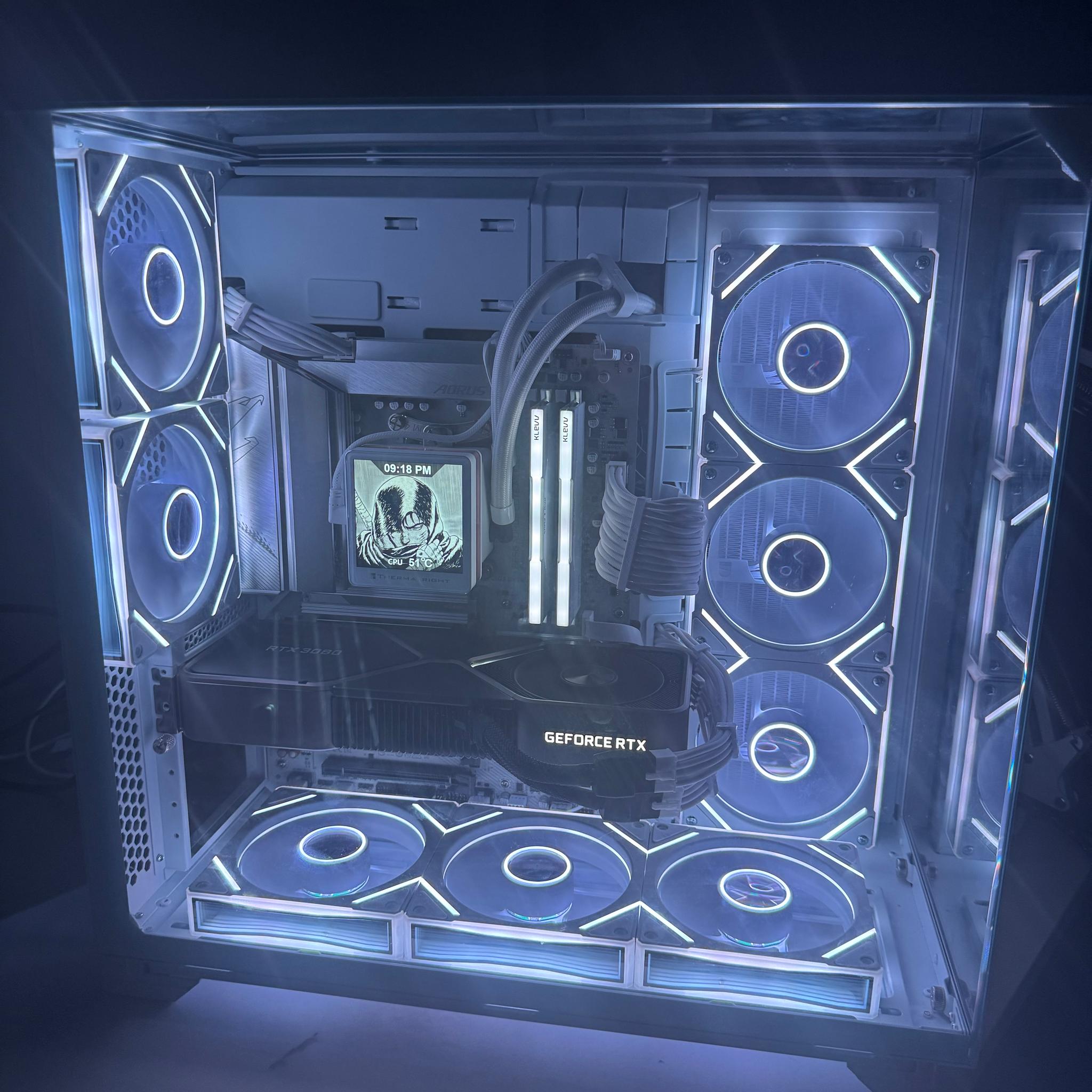 Showcase White Gaming/Streaming Custom PC
