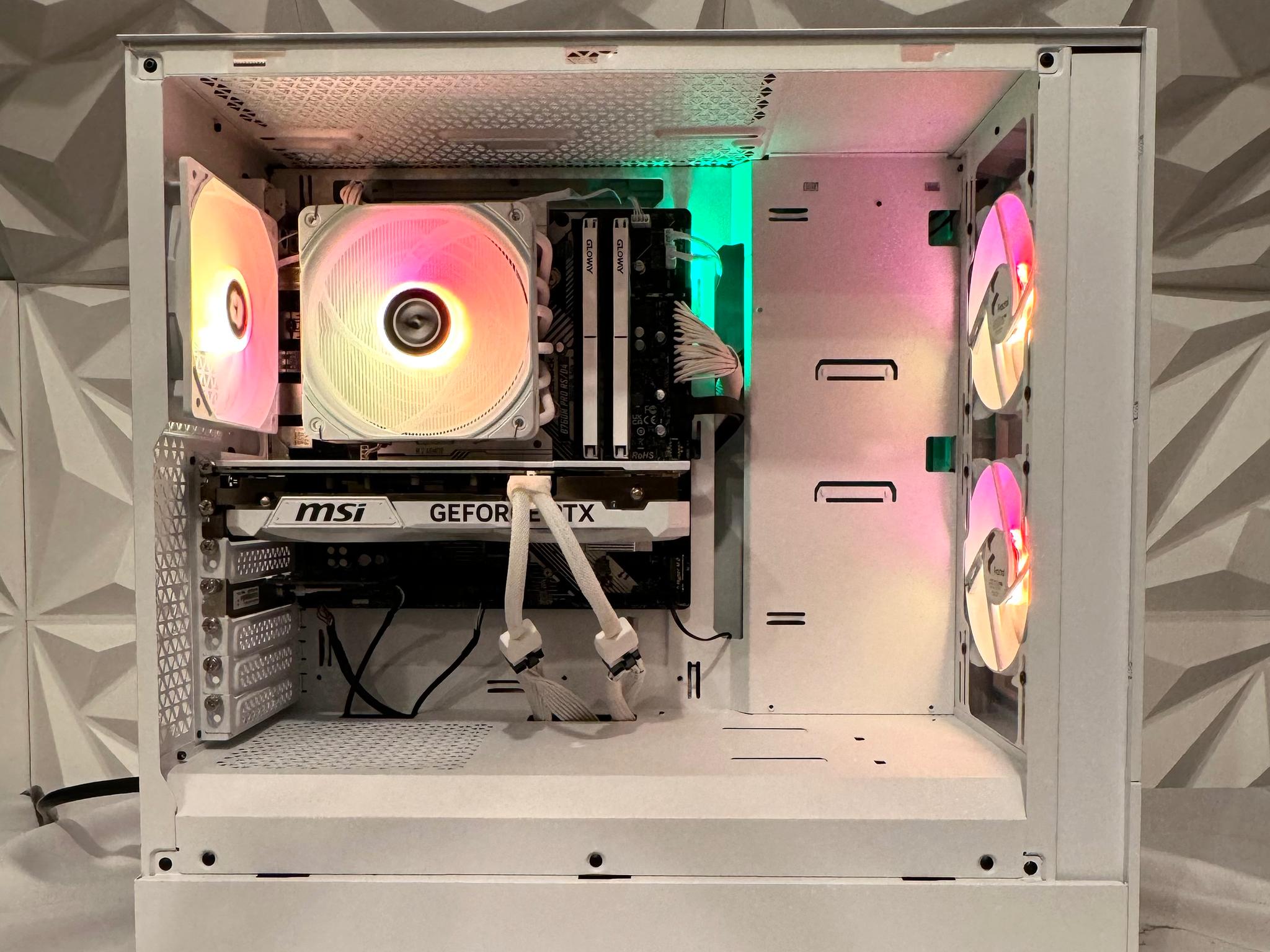 Clearance “Snow Wolf” Intel Core i5-12600KF, 4070 super, 32 gb DDR4, 1TB ssd, and 4TB Hd with WiFi