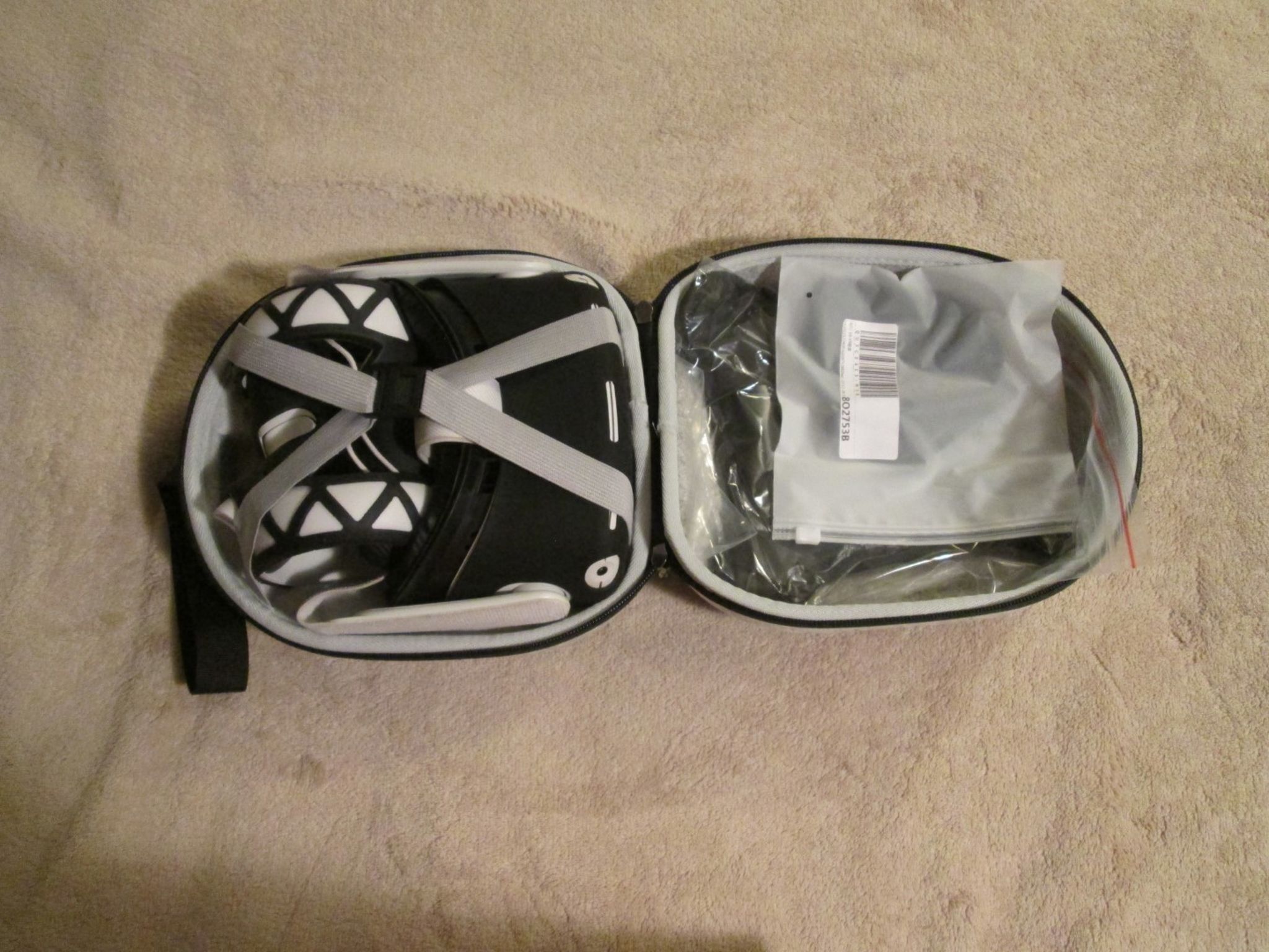 Oculus Quest 2 With Case, Accessories And Games