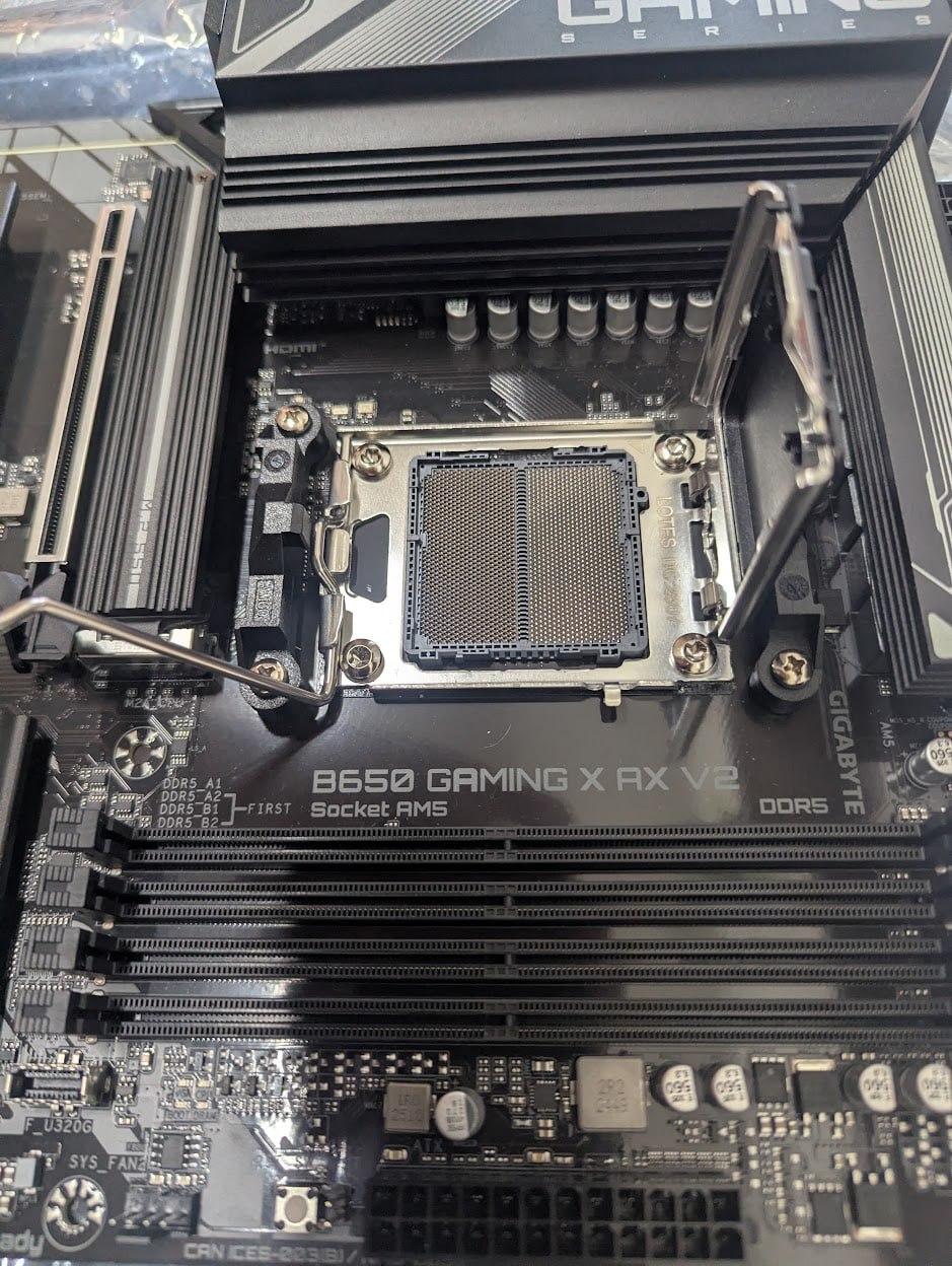 🚀 Gigabyte B650 Gaming X AX V2 motherboard