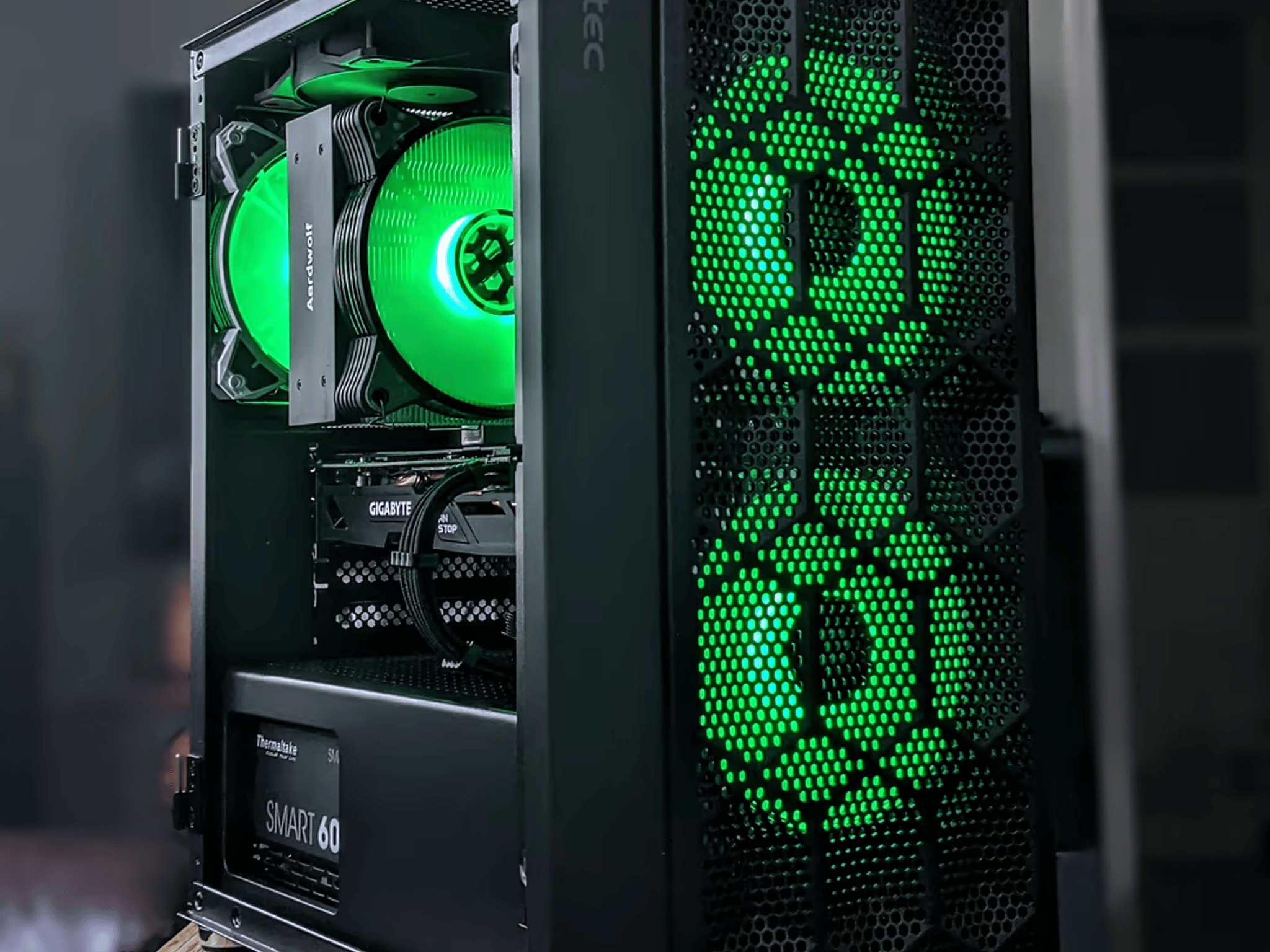 Zeno | Custom RGB Gaming PC | Intel Xeon RX 480