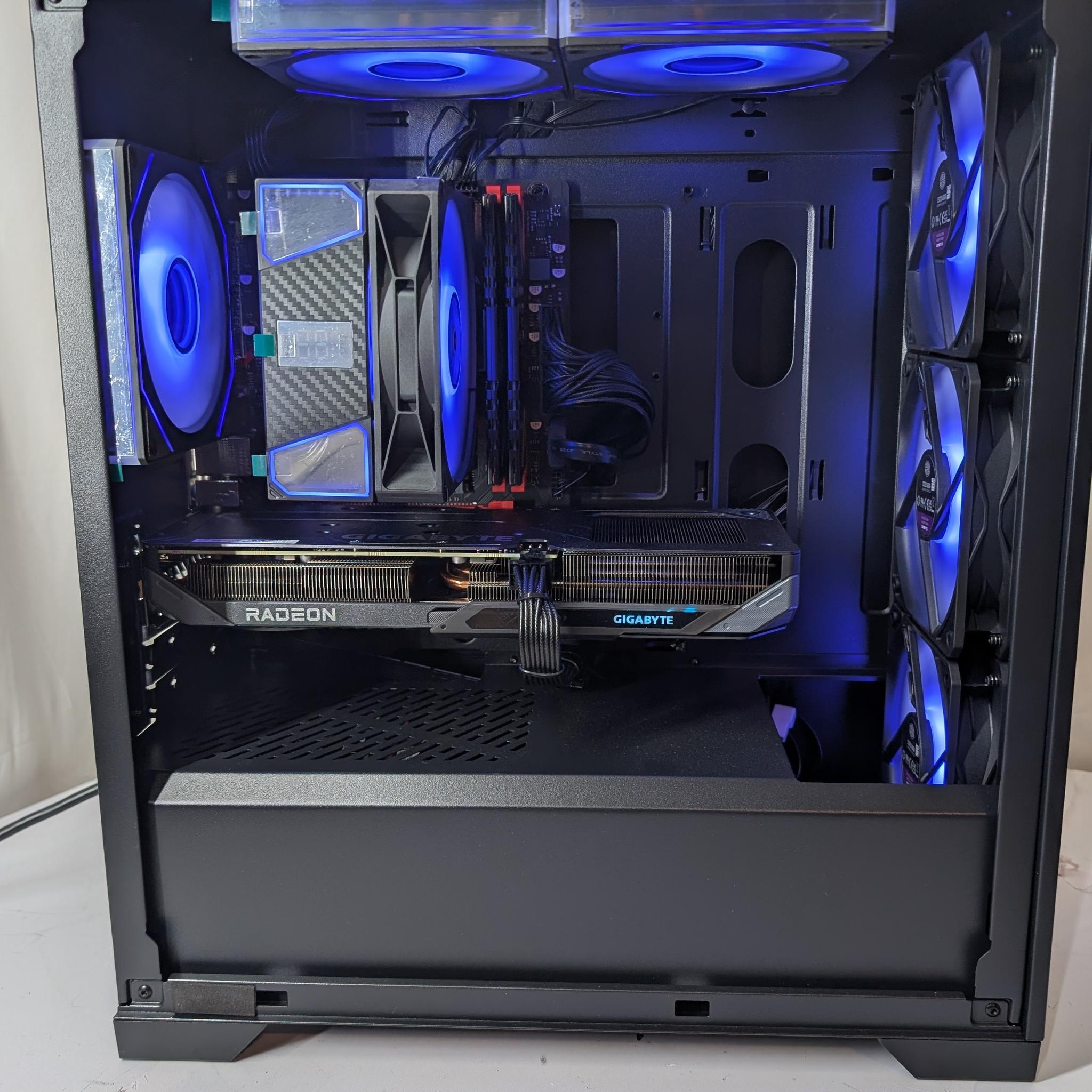 RX 9060XT | RYZEN 5 3600 | 16GB DDR4 | 1TB NVME | 650W