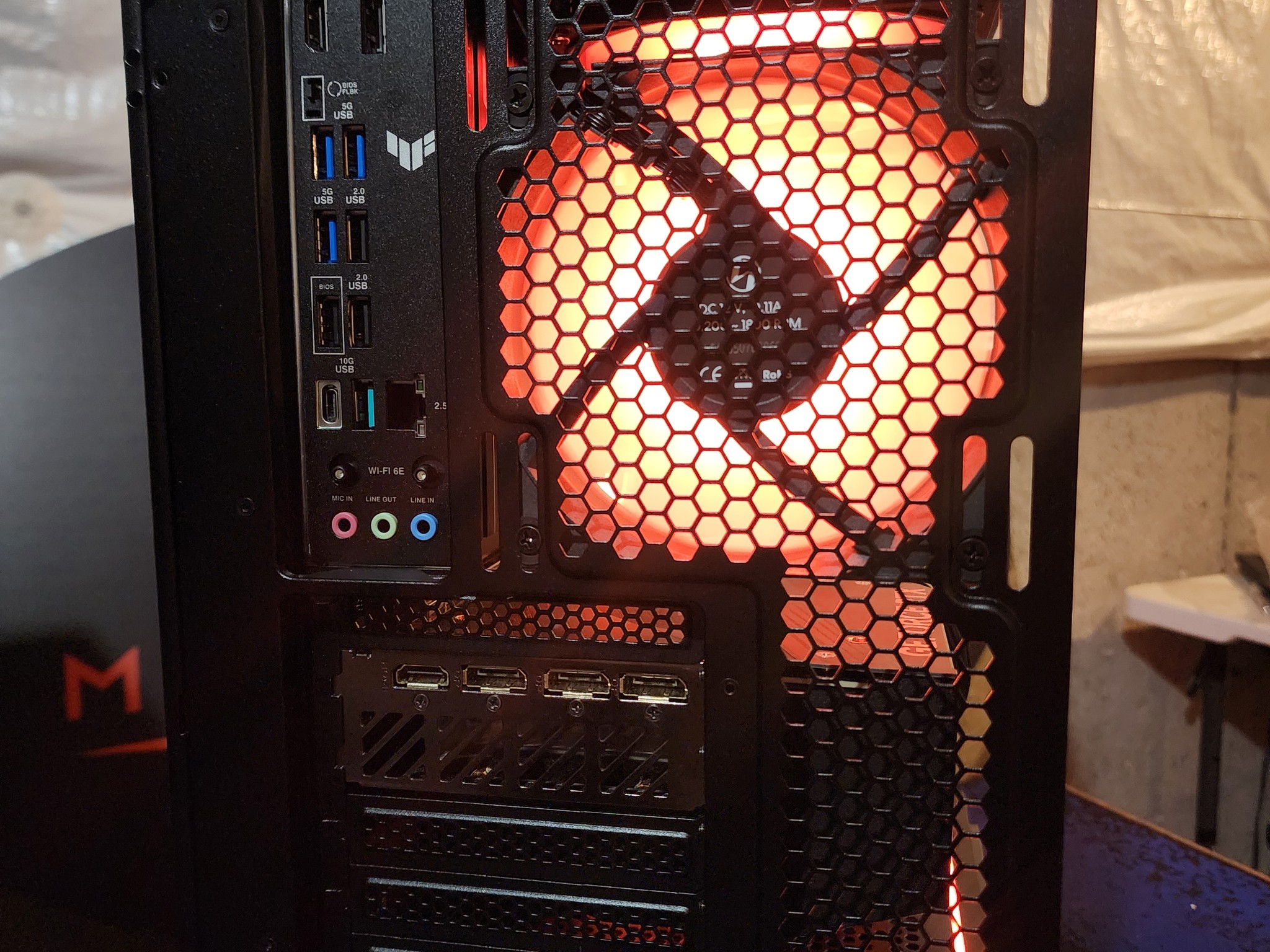 RTX 4080 / Ryzen 7 7800X3D / 32GB DDR5 RAM / 2TB NVMe
