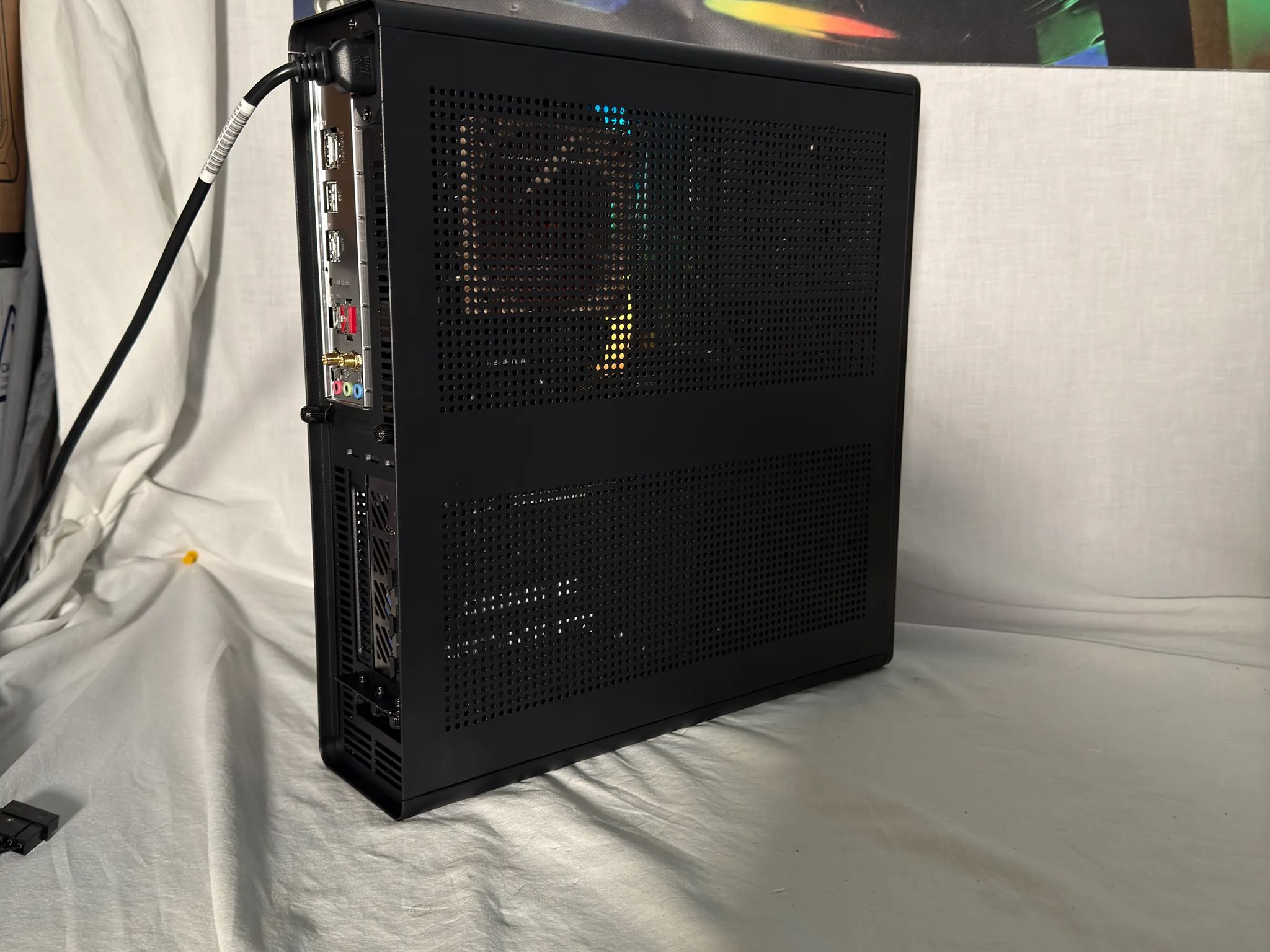 RTX 4070TI SUPER SMALL FORM FACTOR Ryzen 7 7800X3D