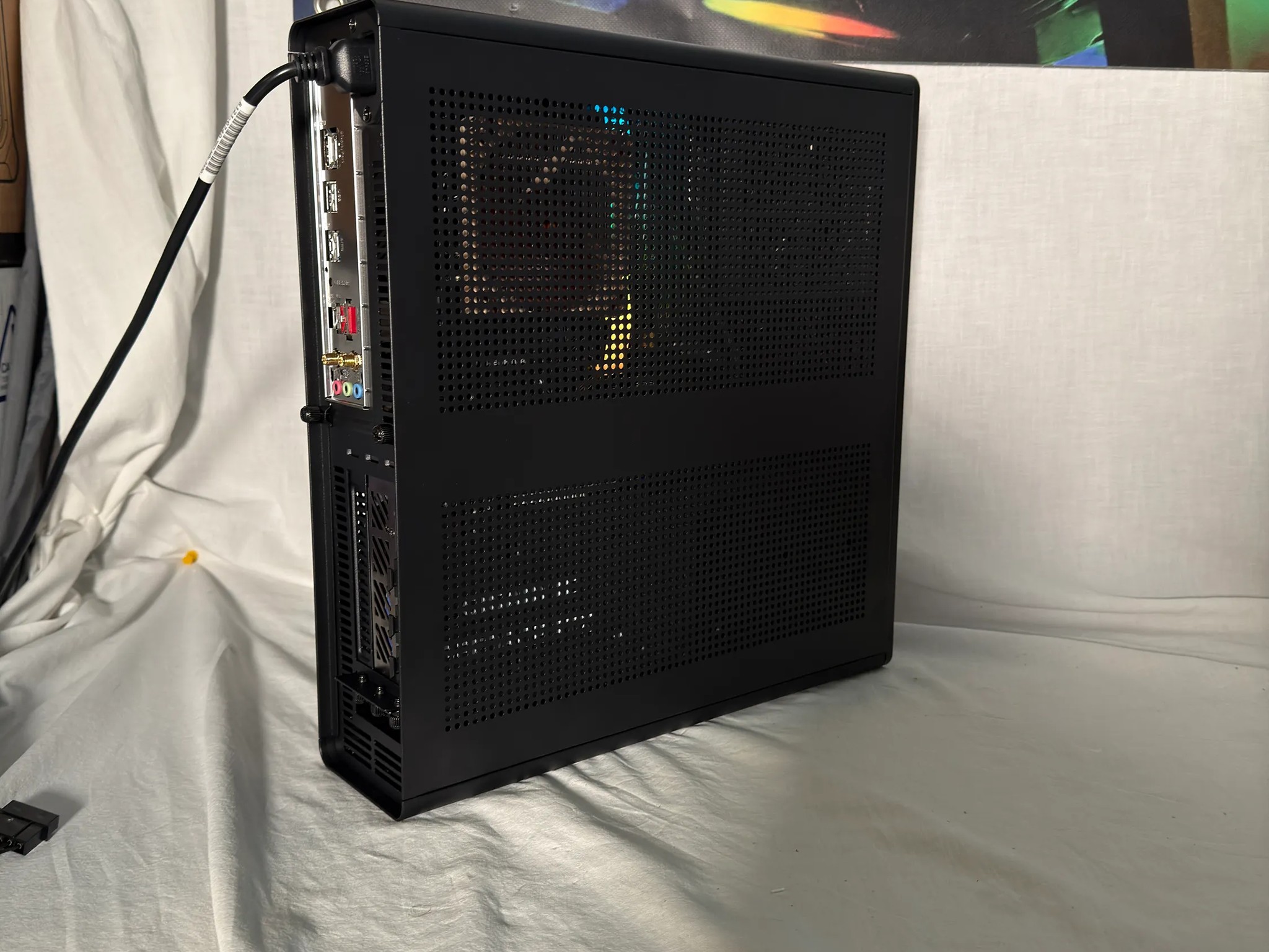 RTX 4070TI SUPER SMALL FORM FACTOR Ryzen 7 7800X3D