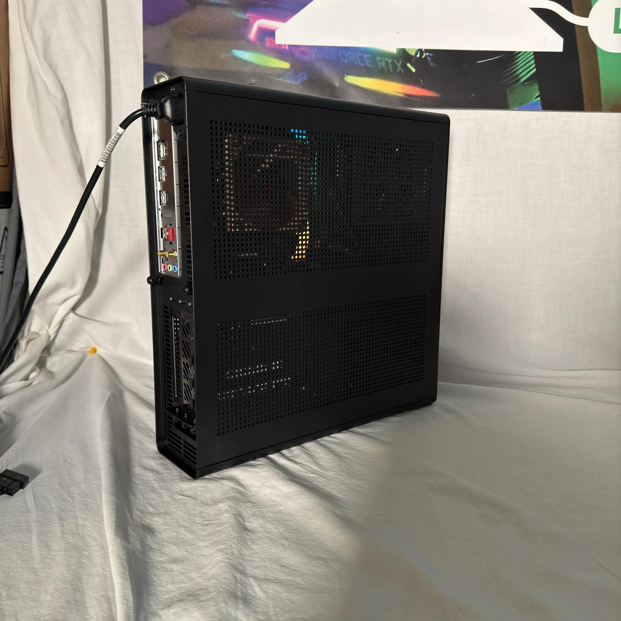 RTX 4070TI SUPER SMALL FORM FACTOR Ryzen 7 7800X3D