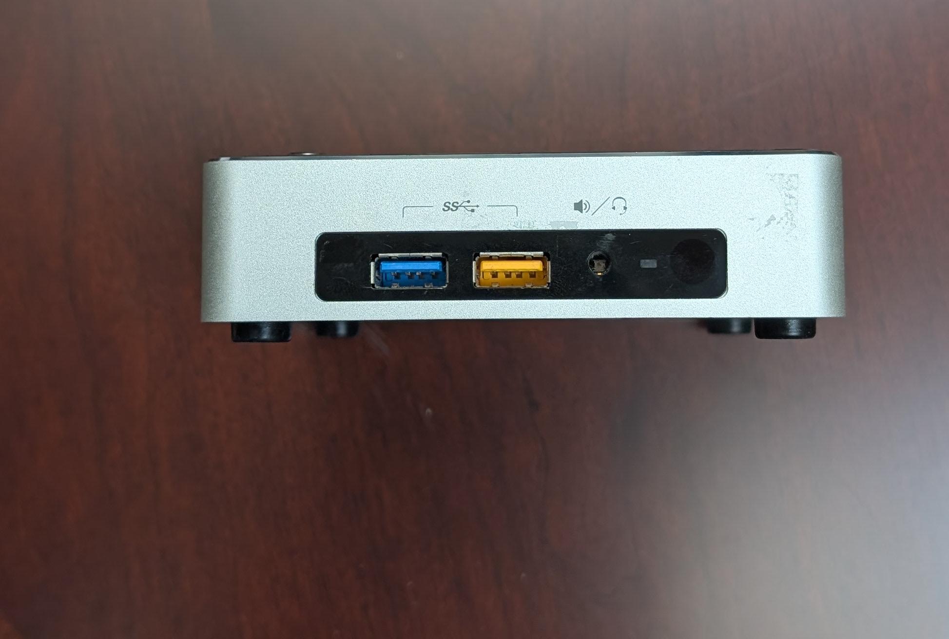 Emulation machine, Intel NUC 6th gen i5, 128GB SSD, 8GB RAM, Batocera preconfigured