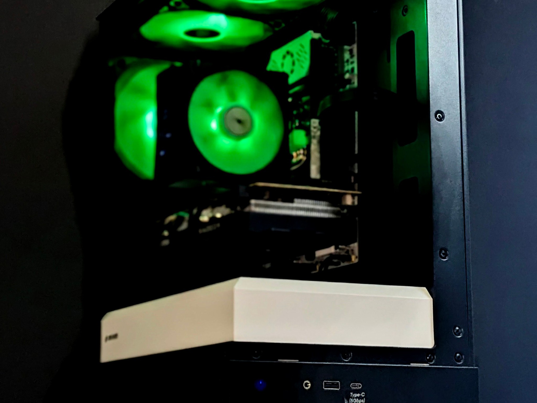 シャチ  ⚫⚪1080p👑⚫⚪RX 5700XT⚫⚪16GB DDR4⚫⚪Intel (8-cores/16-threads)⚫⚪1TB SSD/HDD⚫⚪Windows 11⚫⚪ Wi-Fi