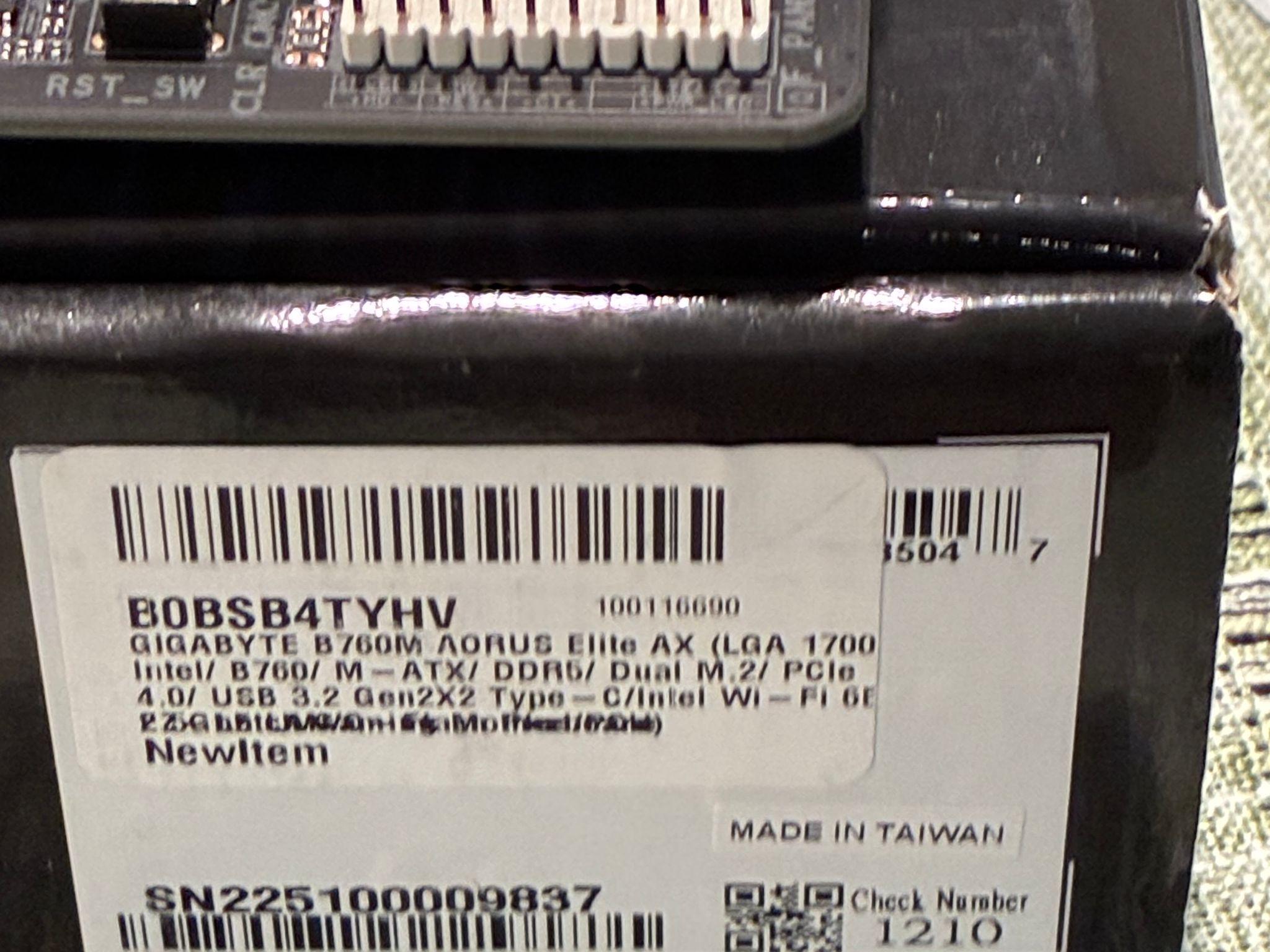 Gigabyte B760M AORUS ELITE AX + Intel I5-13600kf