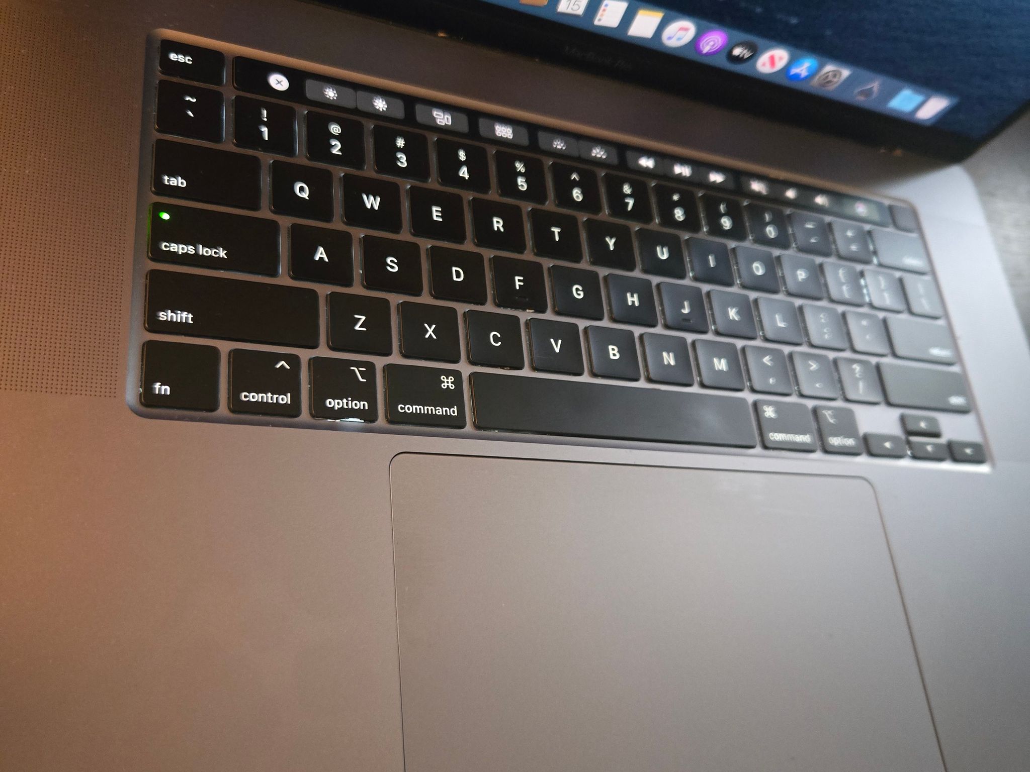 Apple Macbook Pro 16 inch Laptop - 2019 - 1TB - intel i9 - Model A2141
