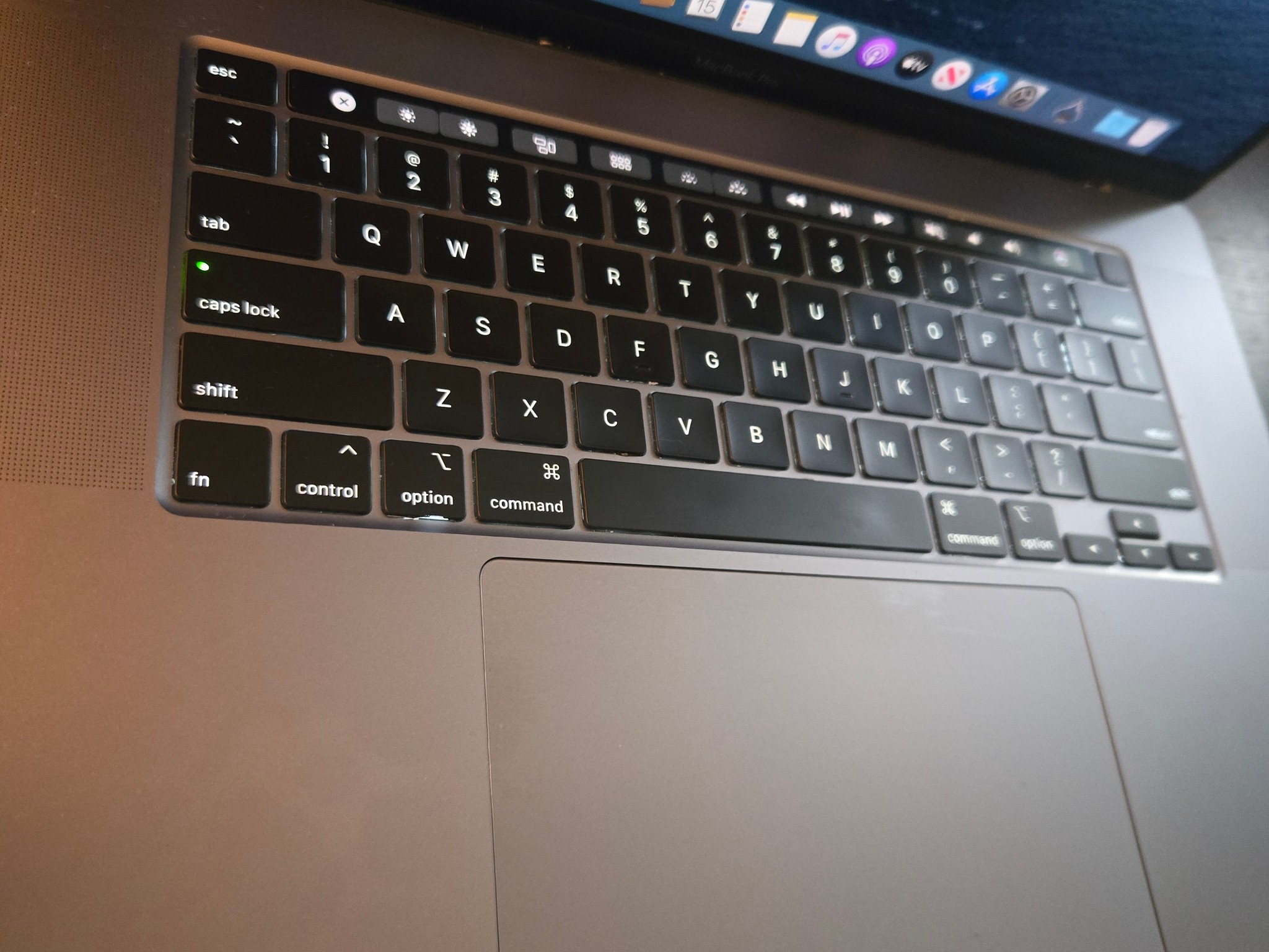 Apple Macbook Pro 16 inch Laptop - 2019 - 1TB - intel i9 - Model A2141