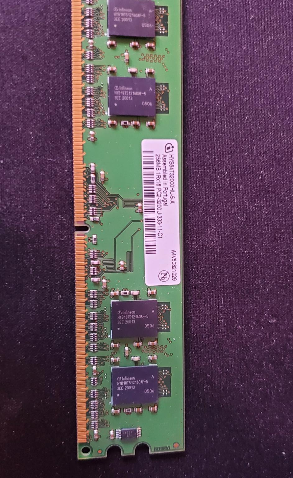 Infineon 256MB DDR2-400 HYS64T32000HU-5-A UDIMM PC2-3200 NON-ECC