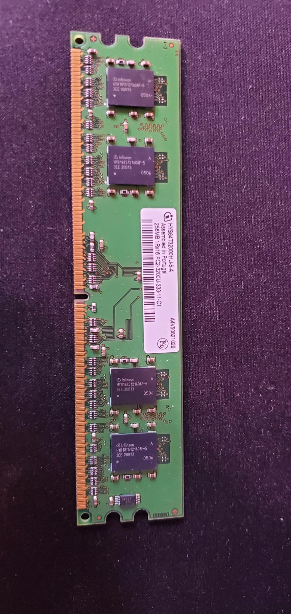 Infineon 256MB DDR2-400 HYS64T32000HU-5-A UDIMM PC2-3200 NON-ECC