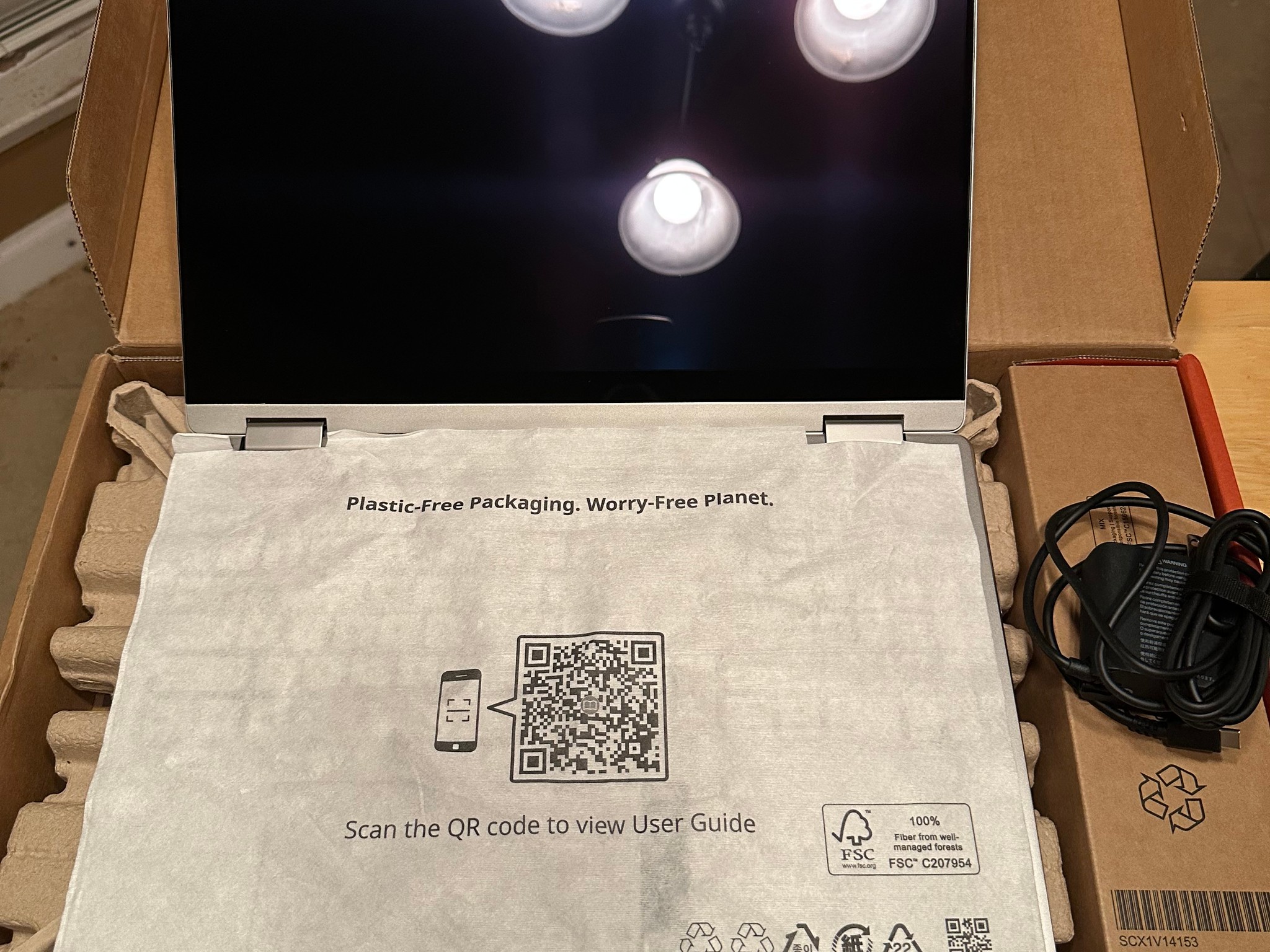 New Lenovo Yoga OLED 16" 7a 2-in-1 Touchscreen Laptop - AMD Ryzen AI 7 445 - 24G RAM - 512GB SSD