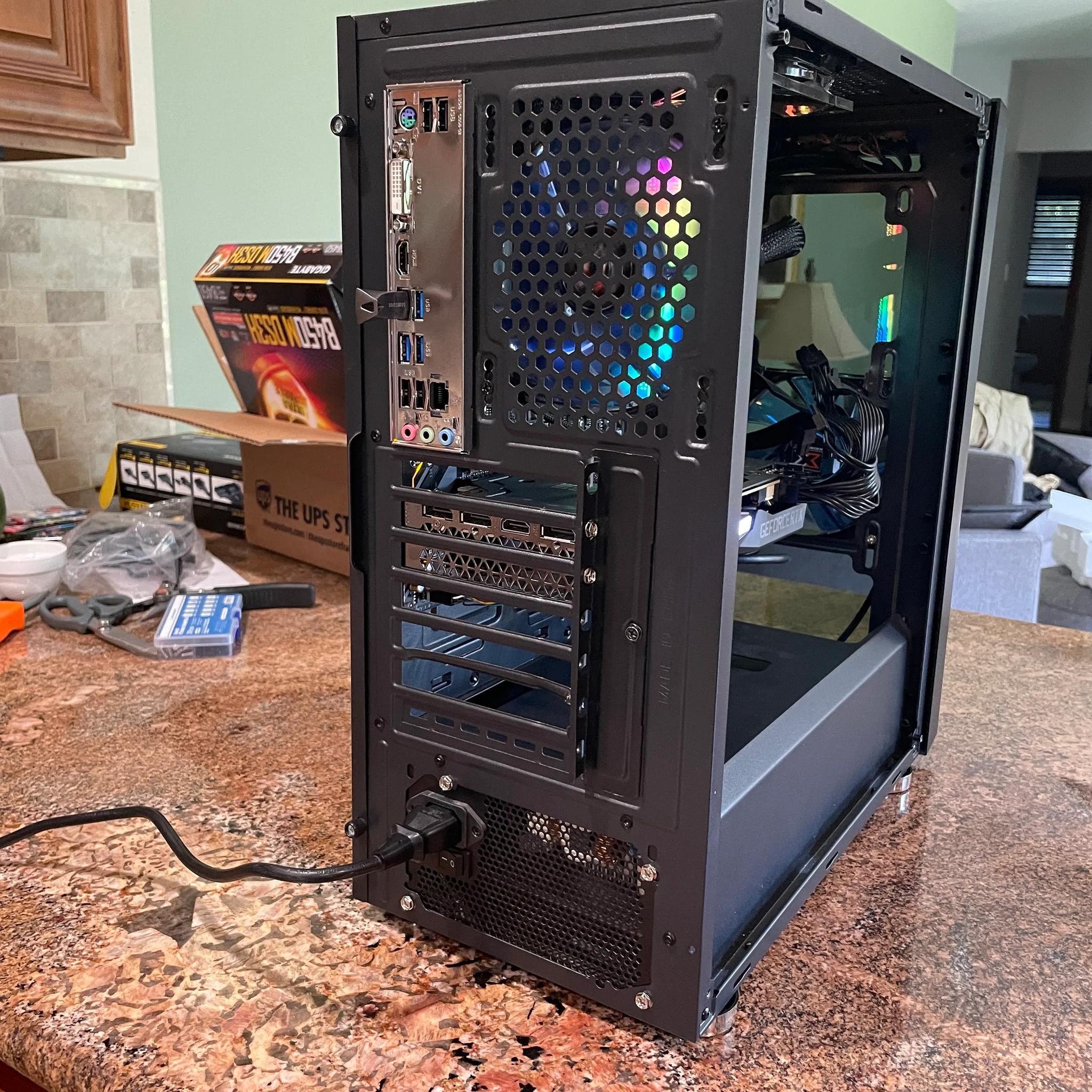 Funz Px - RTX 2070 Super // Ryzen 5 3600 // 32GB RAM // 2TB M.2 SSD