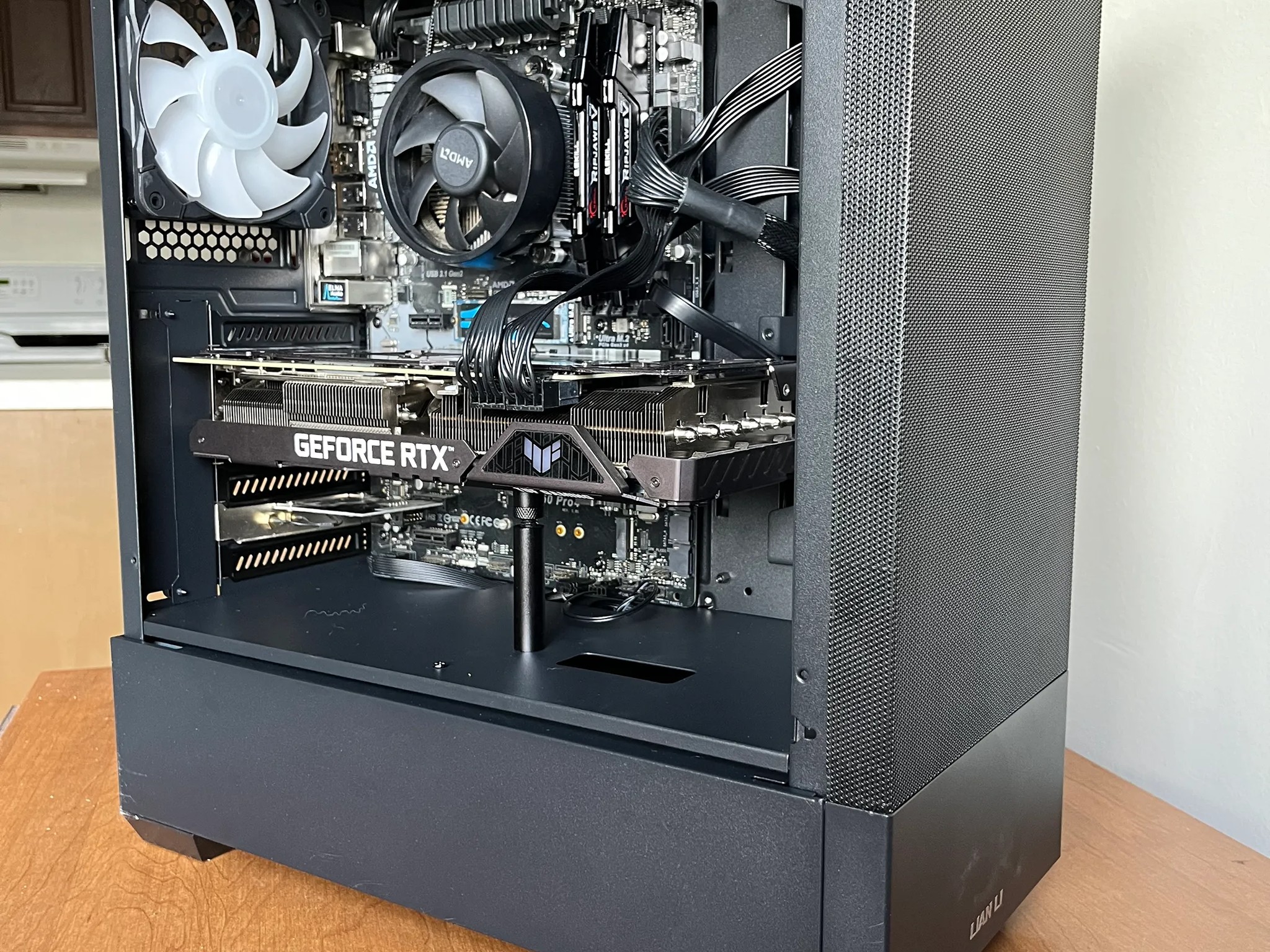First sale special! RTX 3080 - Ryzen 7 2700x - 2TB NVMe - 32GB 3200Mhz - 1440p gaming pc