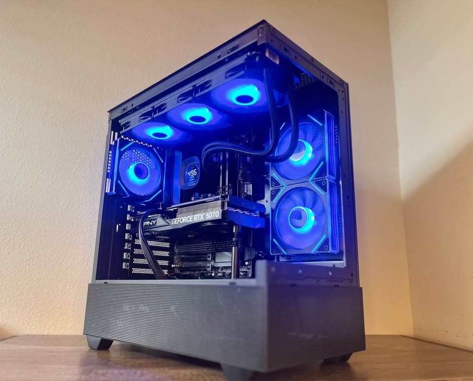 GeForce RTX 5070 Custom Gaming PC - Ryzen 9 7900X