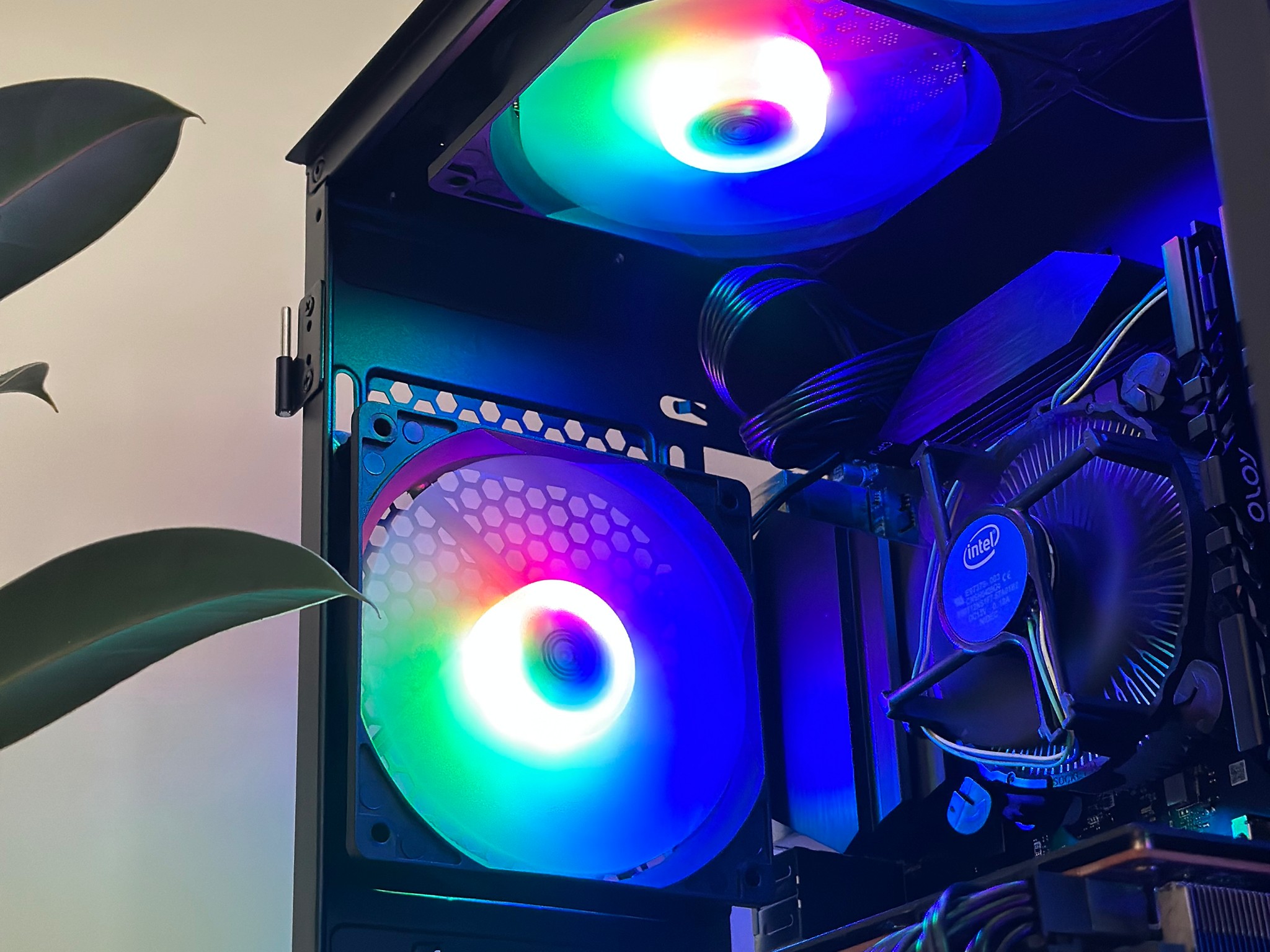 🌈Rainbow Warrior🥷||Custom Gaming PC With Intel i3 10100F and RX 5700 XT