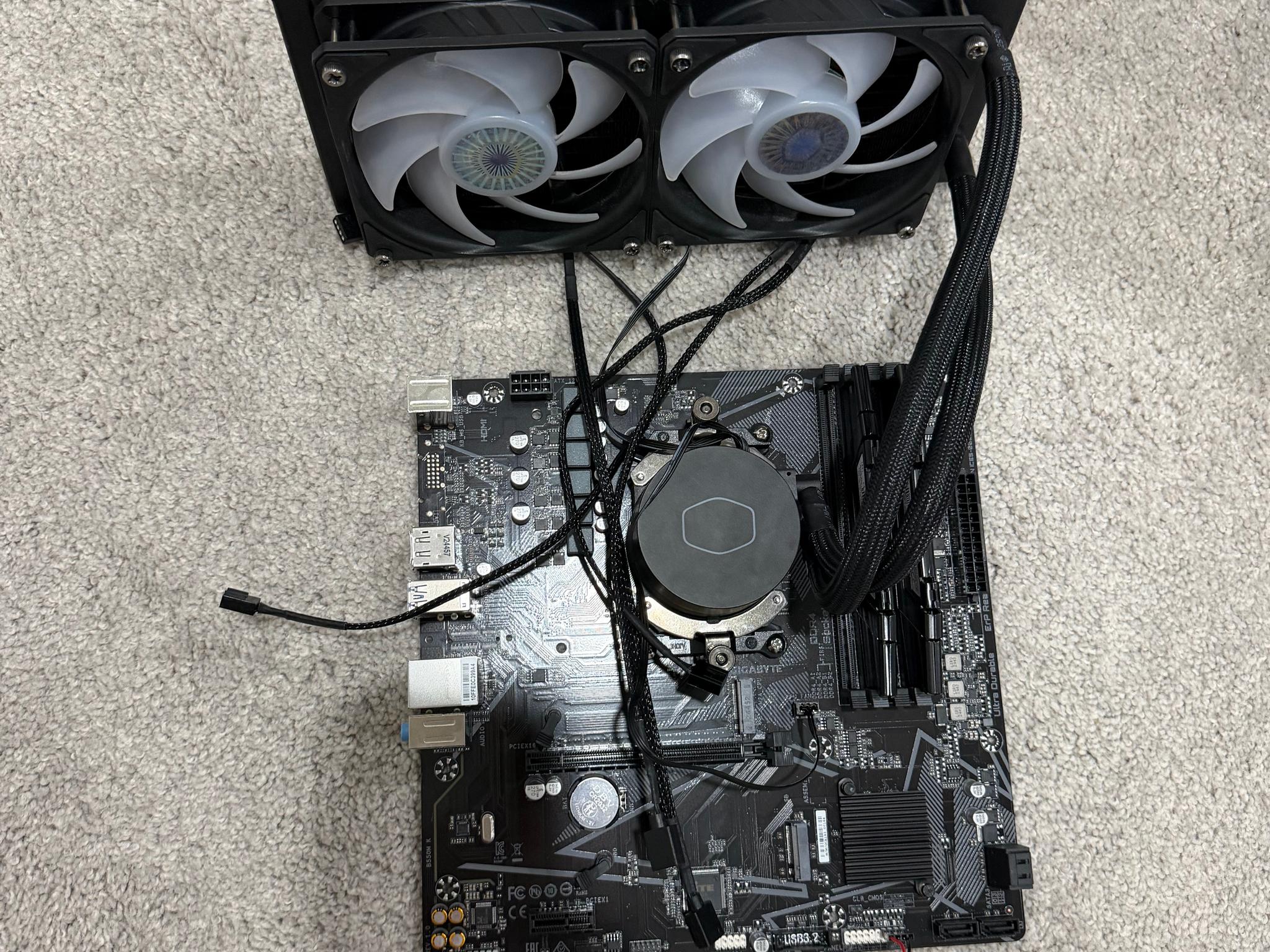AMD Ryzen 5 5600X | Gigabyte B550M K | 16GB G.Skill DDR4 | CM 240 AIO | USB-C PCIe Card |