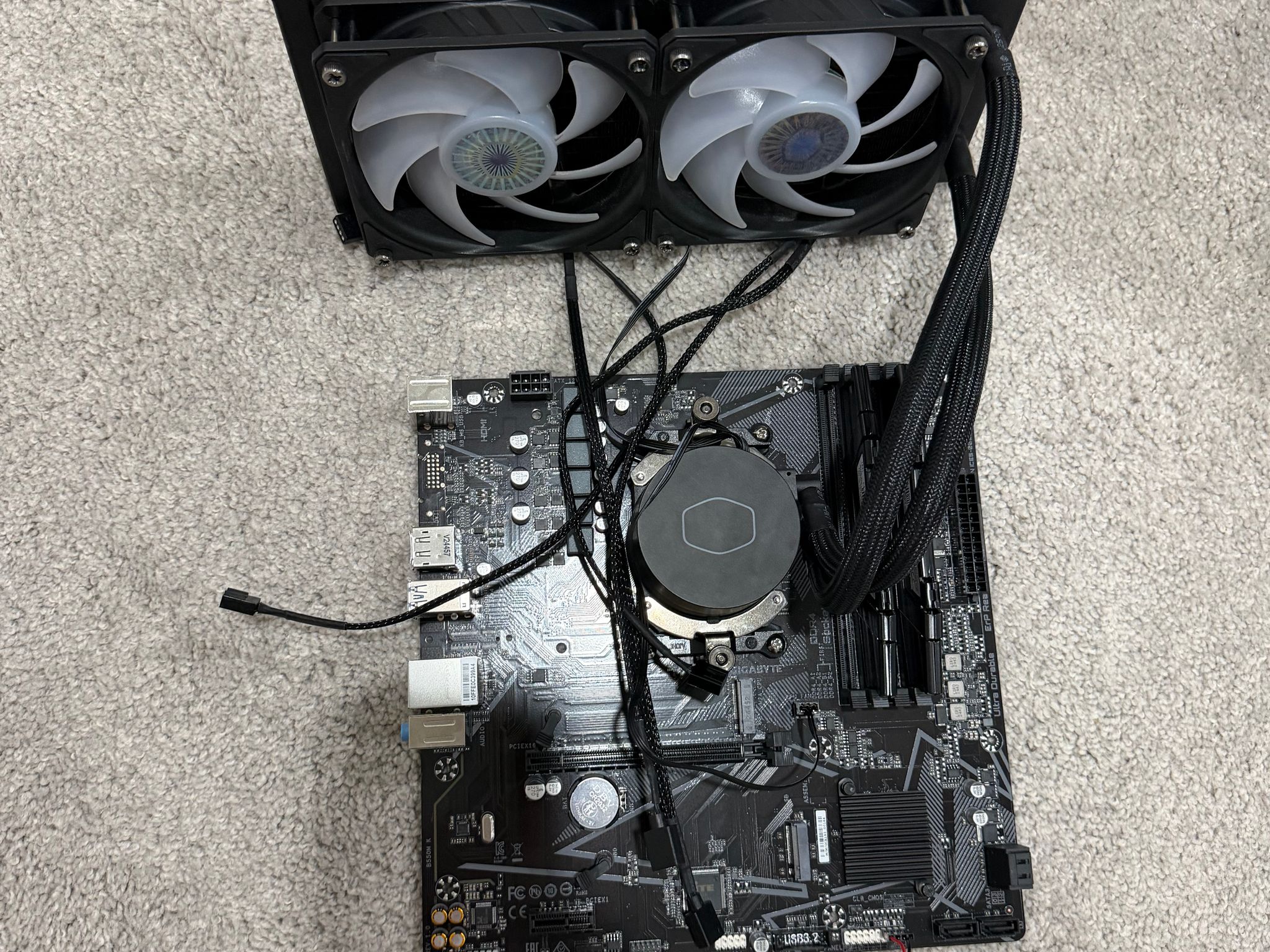AMD Ryzen 5 5600X | Gigabyte B550M K | 16GB G.Skill DDR4 | CM 240 AIO | USB-C PCIe Card |