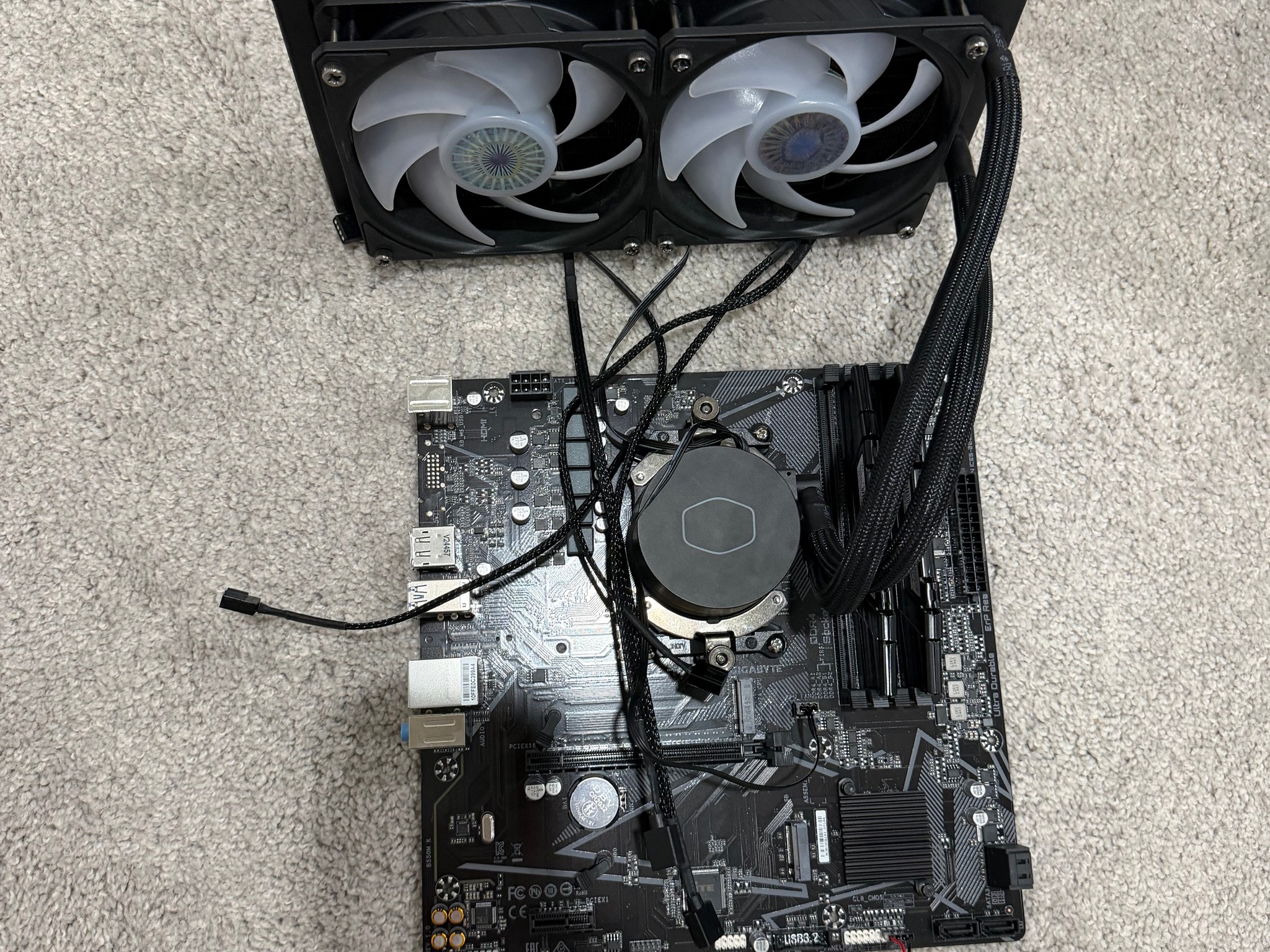 AMD Ryzen 5 5600X | Gigabyte B550M K | 16GB G.Skill DDR4 | CM 240 AIO | USB-C PCIe Card |