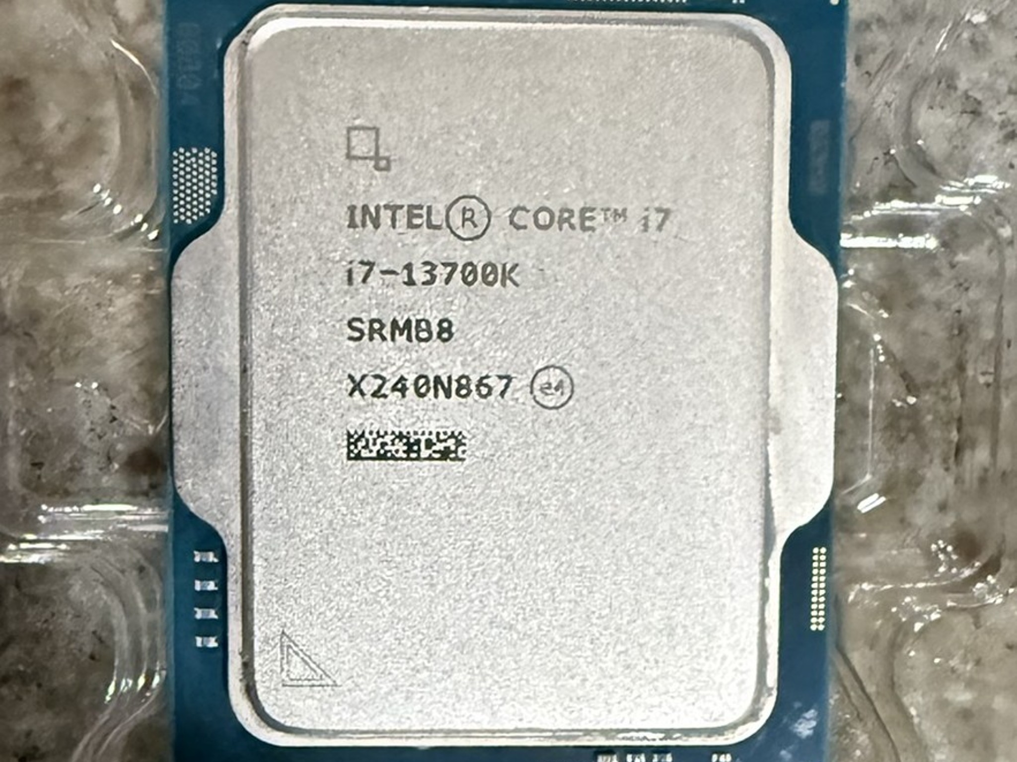 Intel Core i7-13700K 3.4GHz 16-Core 24-Thread LGA1700 CPU SRMB8