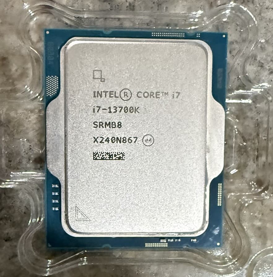 Intel Core i7-13700K 3.4GHz 16-Core 24-Thread LGA1700 CPU SRMB8