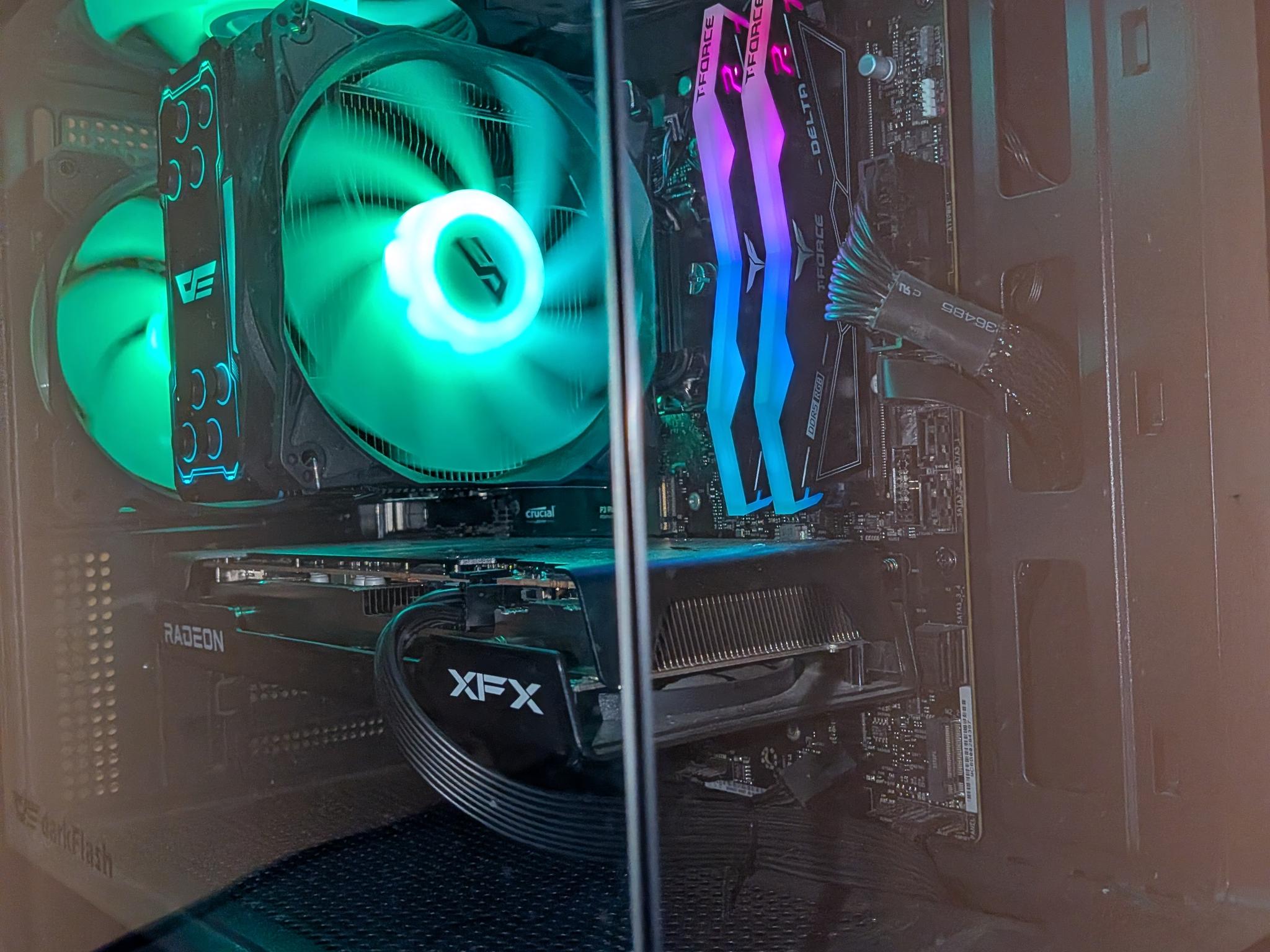8400F | RX 7600 8GB | 16 GB | 1 TB | 650W