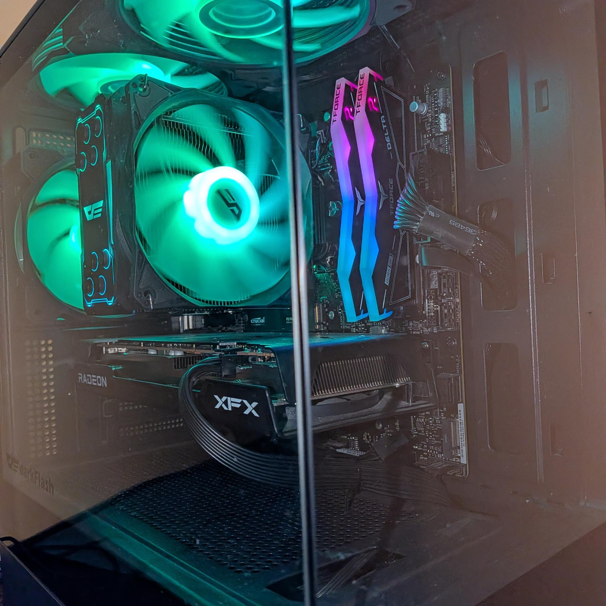 8400F | RX 7600 8GB | 16 GB | 1 TB | 650W