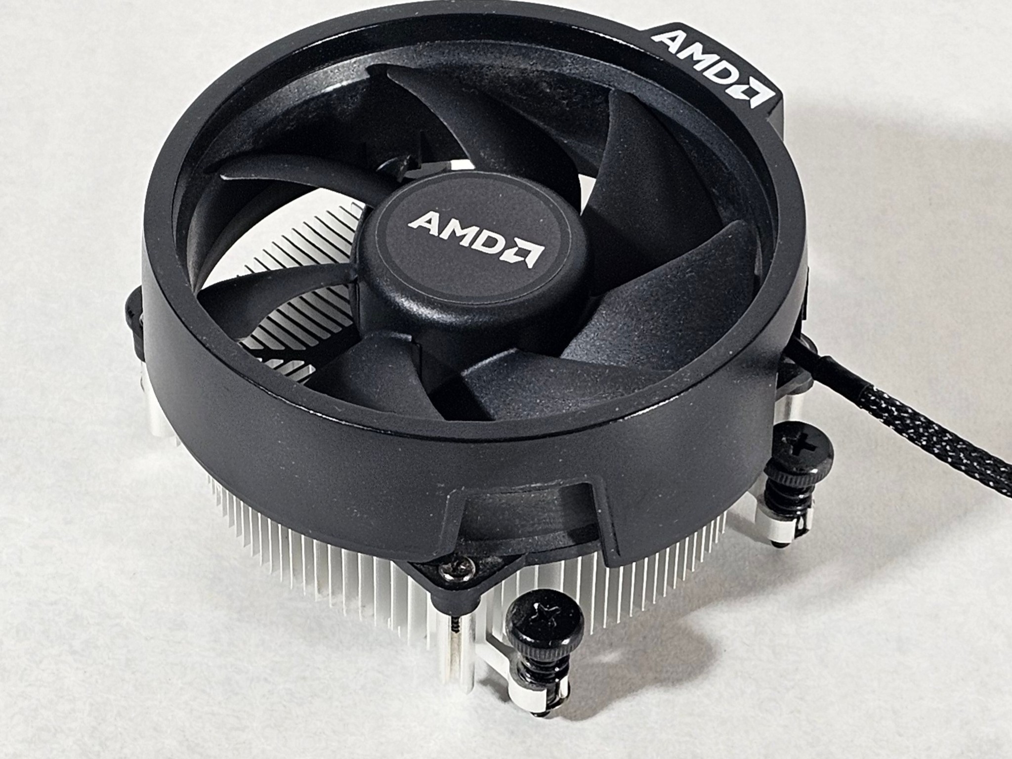 AMD Wraith 327 Stealth Ryzen Heatsink/Fan AM4 CPU Cooler