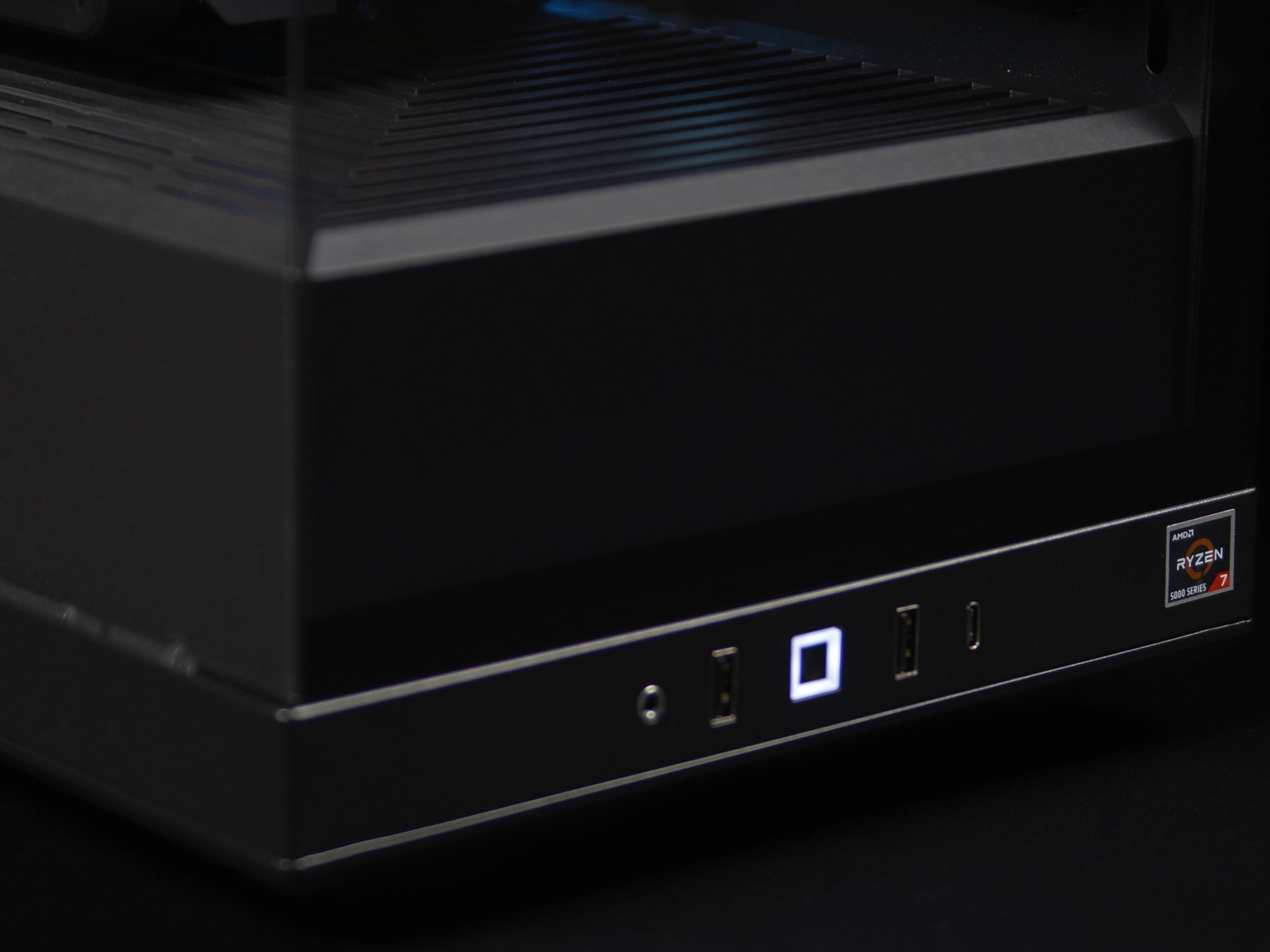 “Predarc” RX 7700 XT 32GB Ryzen 7 Windows 11 1TB Gaming PC Powerhouse