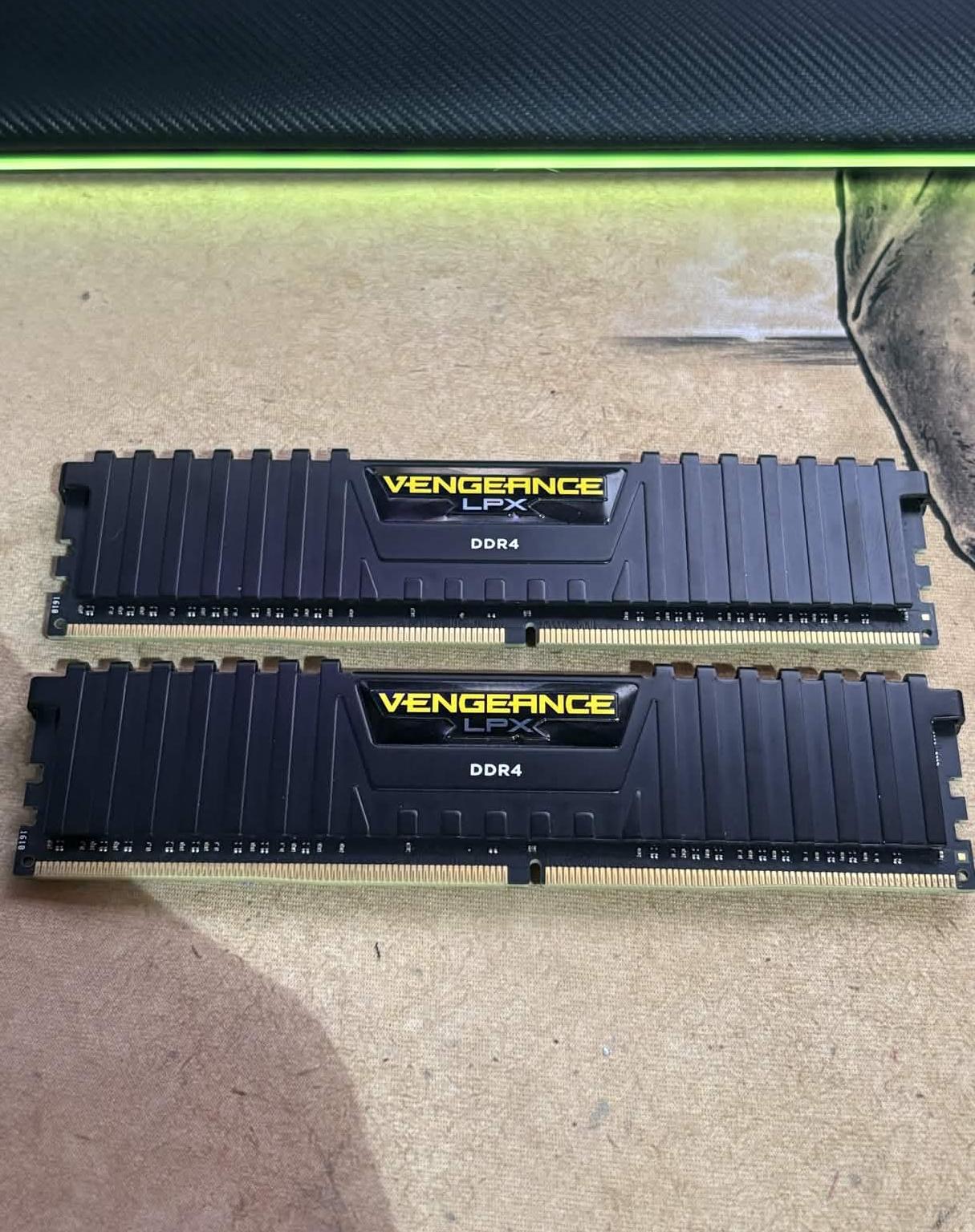 Corsair Vengeance LPX 2x4 2133MHZ