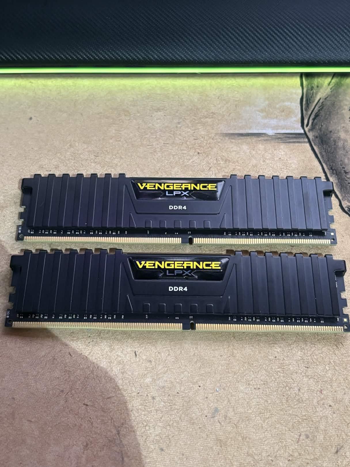 Corsair Vengeance LPX 2x4 2133MHZ