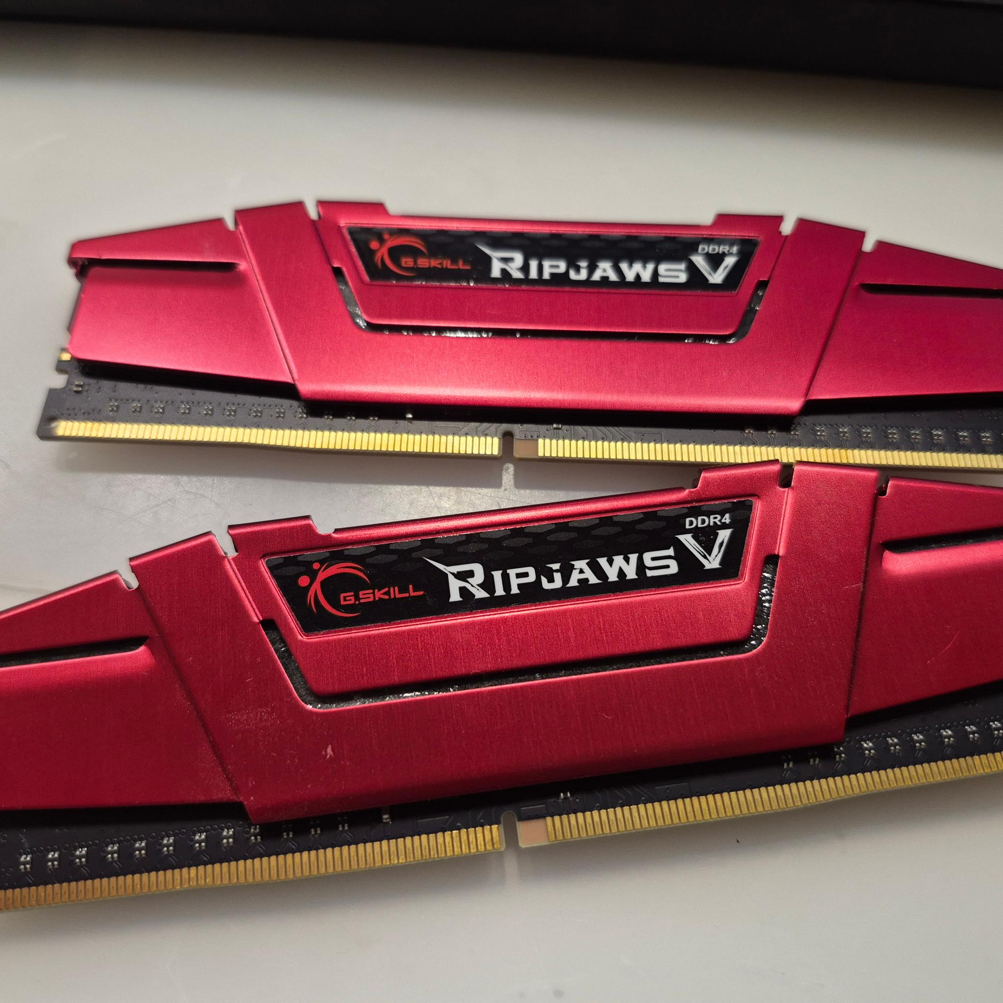 G.SKILL Ripjaws V 16GB (2x8GB) DDR4 3600MHz - Ryzen Ready