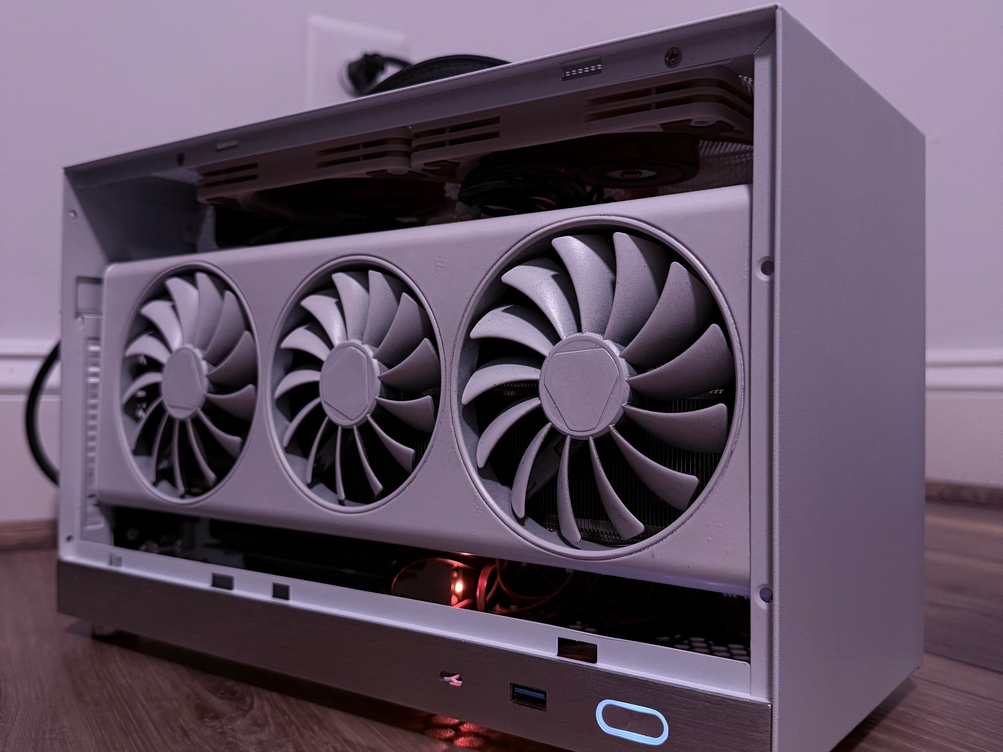⚪️🤏"Pocket Titan"🤏⚪️| 1440p/4k Gaming | RX 6900XT | R7 5800X | 16GB DDR4 | 1tb SSD | WiFi
