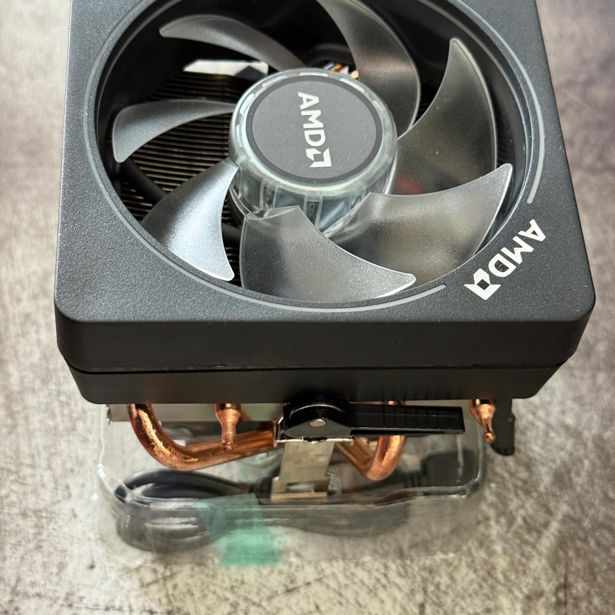 AMD Ryzen 7 2700X CPU 8-core 16-thread AM4 socket with Wraith Prism cooler
