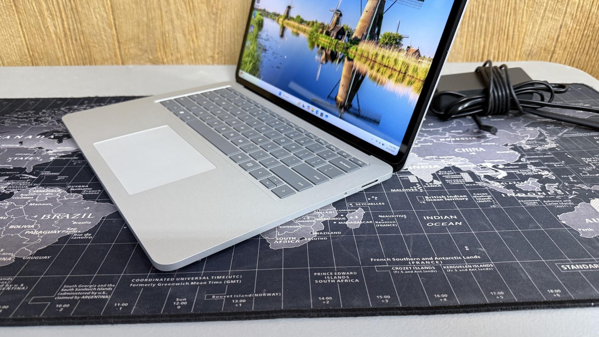 Microsoft Surface Laptop Studio - 32GB, 1TB, RTX 3050TI 4GB - 127 watt charger, MS Stylus included!