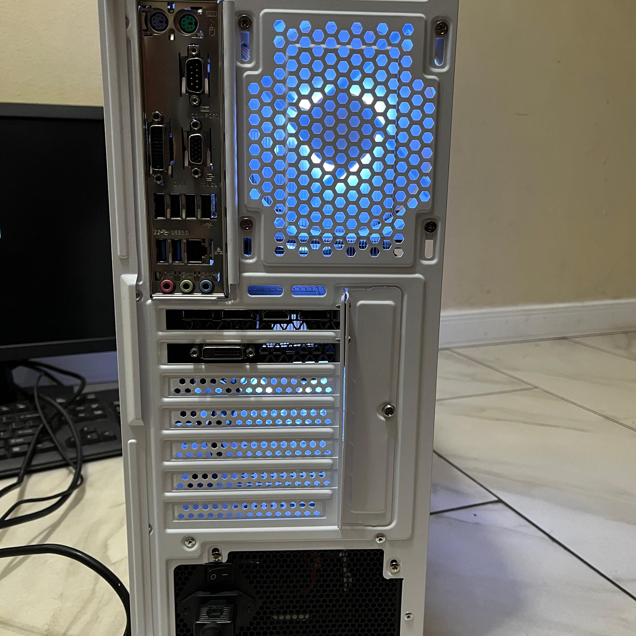 🟠🔥NVIDIA TITAN X Pascal, Intel i7-7700k, 12GB RAM, 500 GB SSD, High Performance RGB Gaming PC 🖥️🟢
