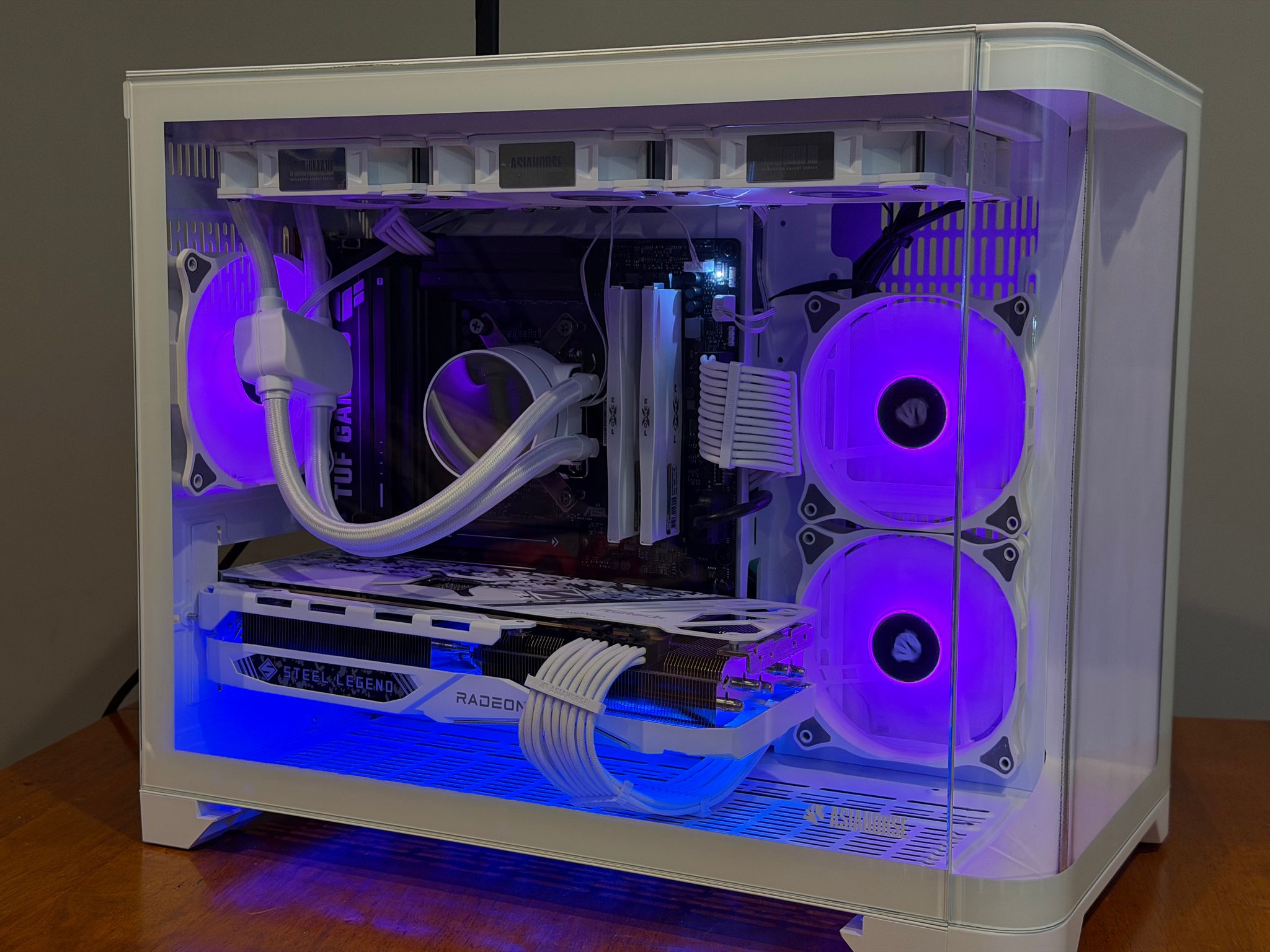 Radeon RX 7900 GRE Custom Gaming PC - Ryzen 7 7700X, 7TB NVMe SSD