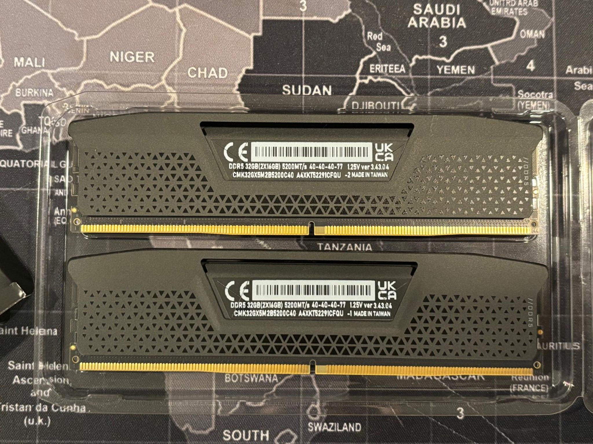 CORSAIR VENGEANCE DDR5 RAM 32GB (2x16GB) 5200MHz Intel XMP - Black (CMK32GX5M2B5200C40)