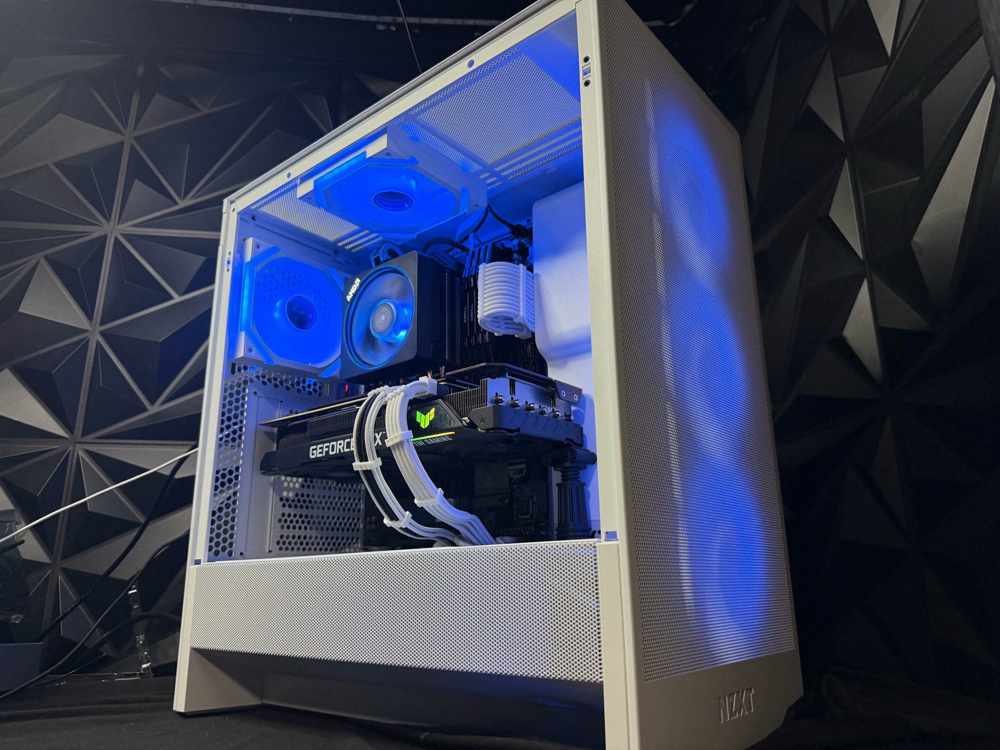 ⚪⚫🔥 YIN YANG BANG 🔥⚫⚪Ryzen 7 5800XT| RTX 3080 | 32 GB DDR4| 1.25 TB NVMe| 850W PSU