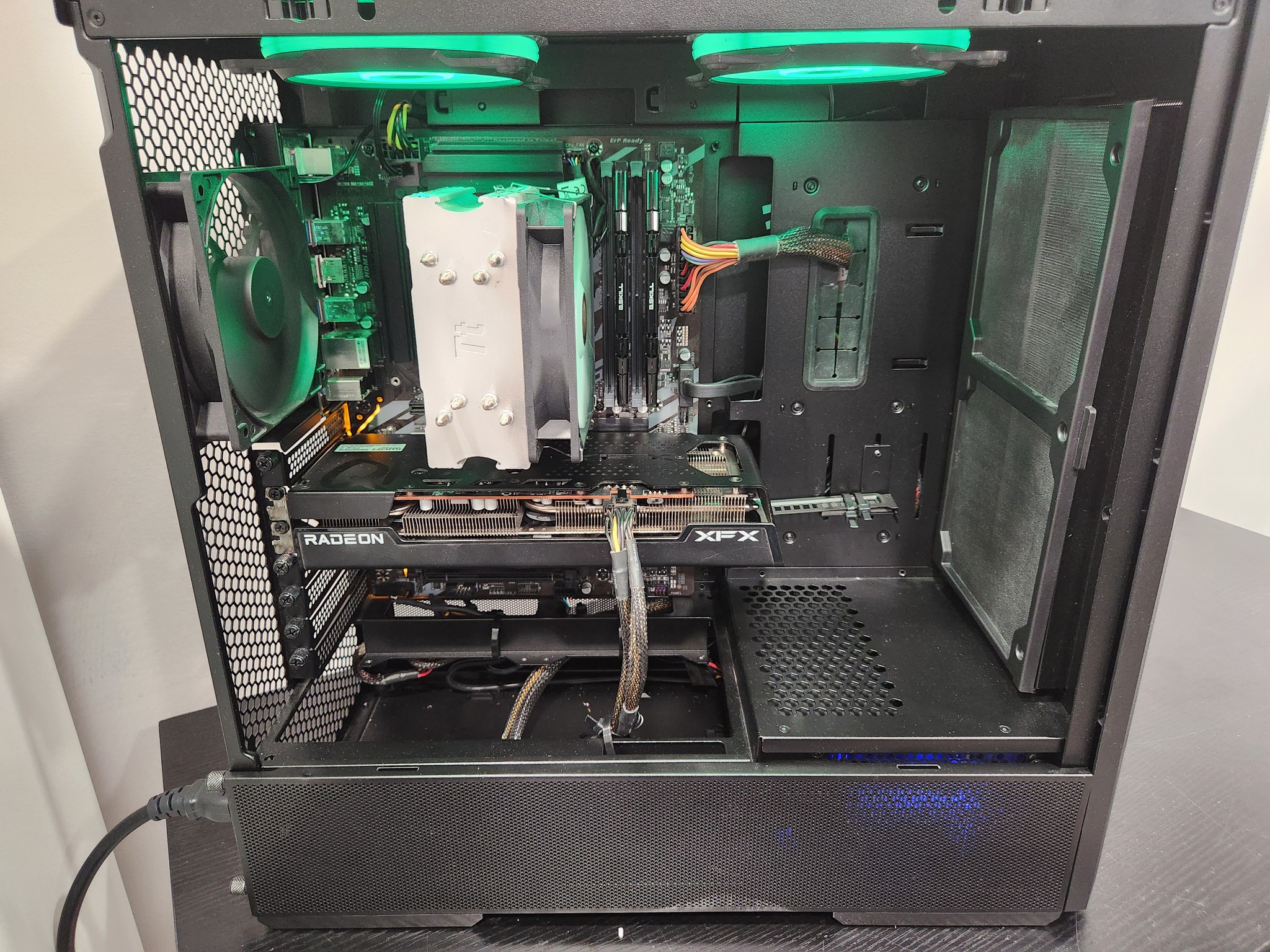 ENTER THE MATRIX....High end Gaming/streaming pc!