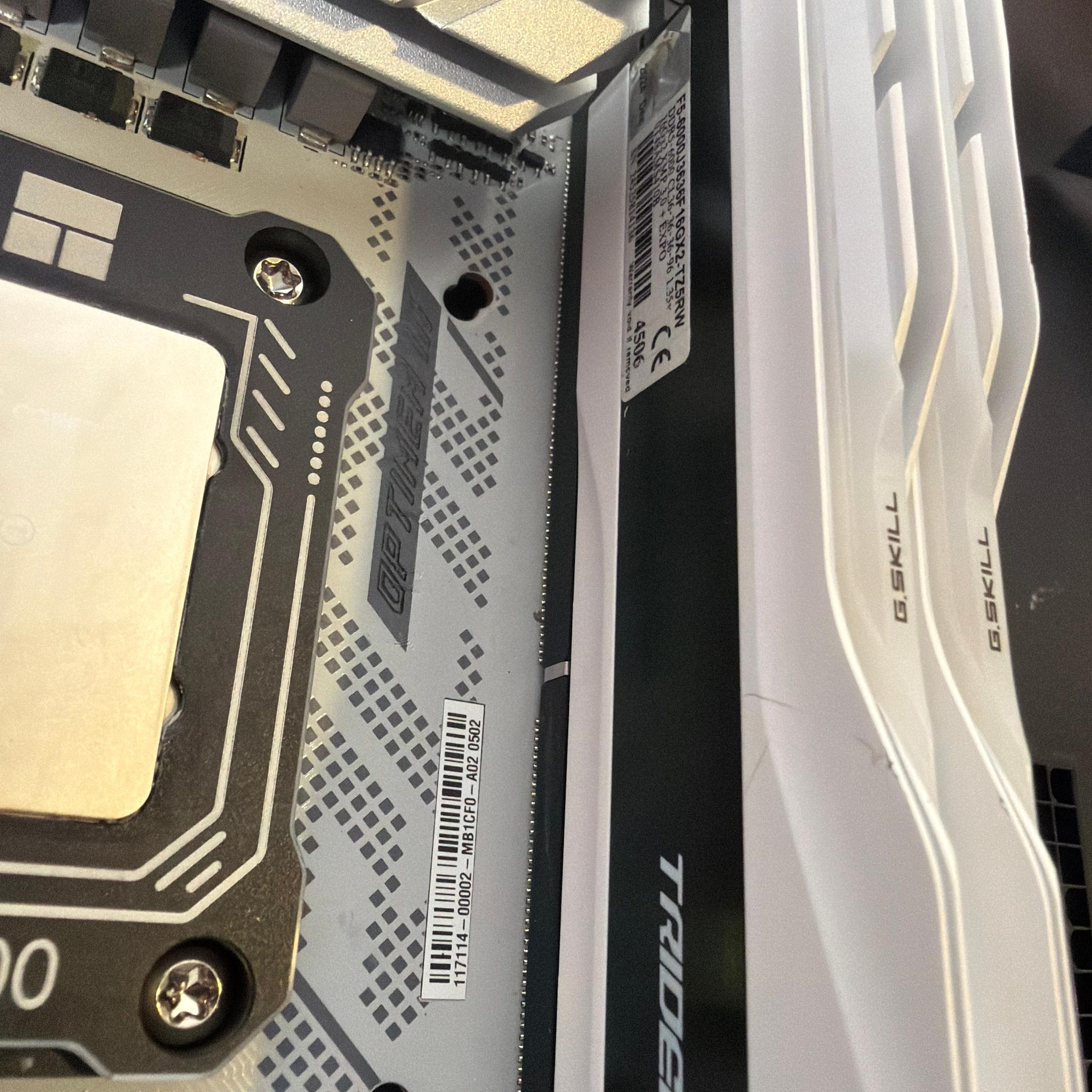 Z790 Apex | i9-14900KS | 2TB gen 4 NVME SSD samsung 970 | DDR5 32GB 6000 G skill trident white cl36